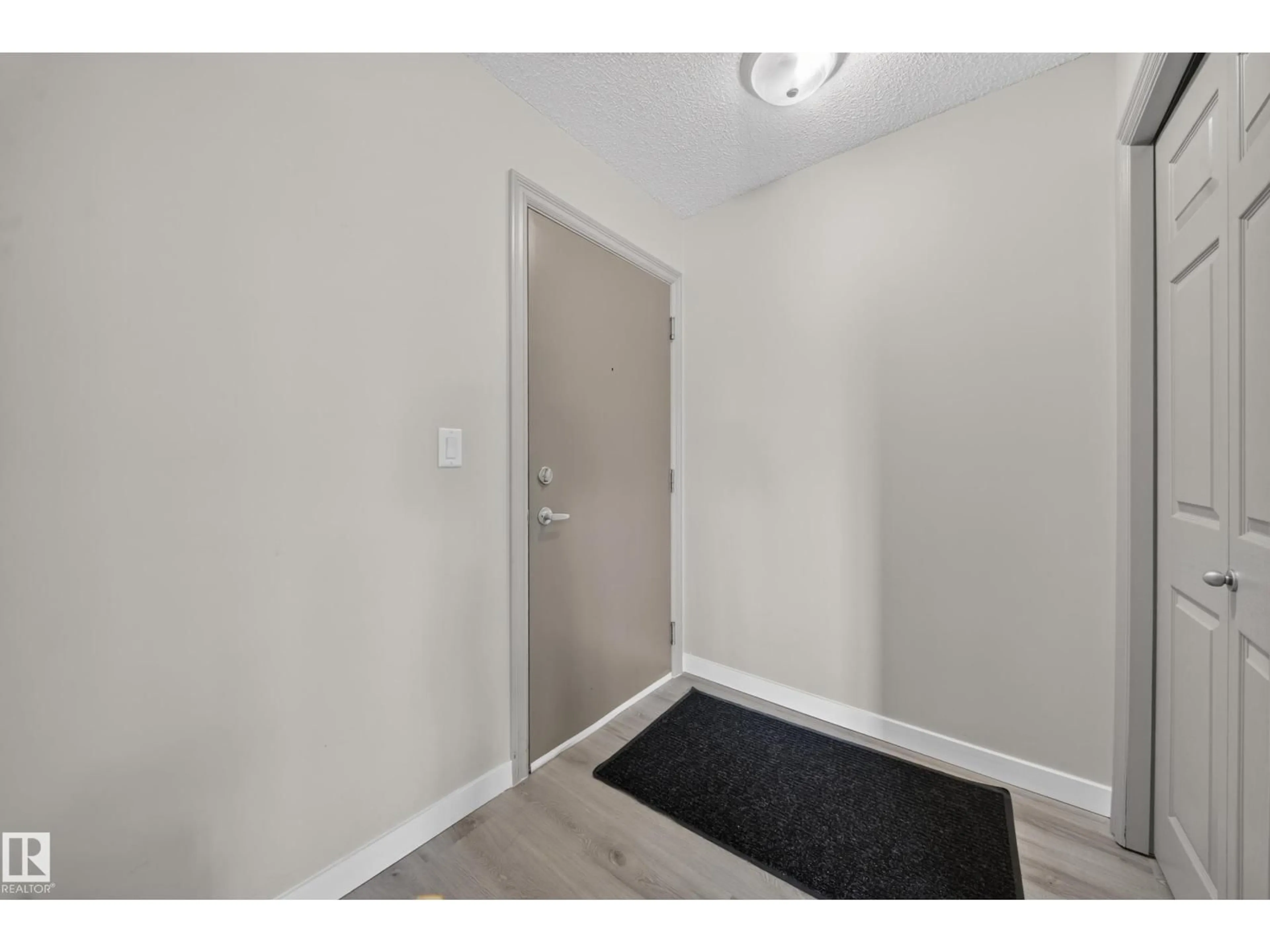 Indoor entryway for #419 - 4407 23 ST, Edmonton Alberta T6T0B6