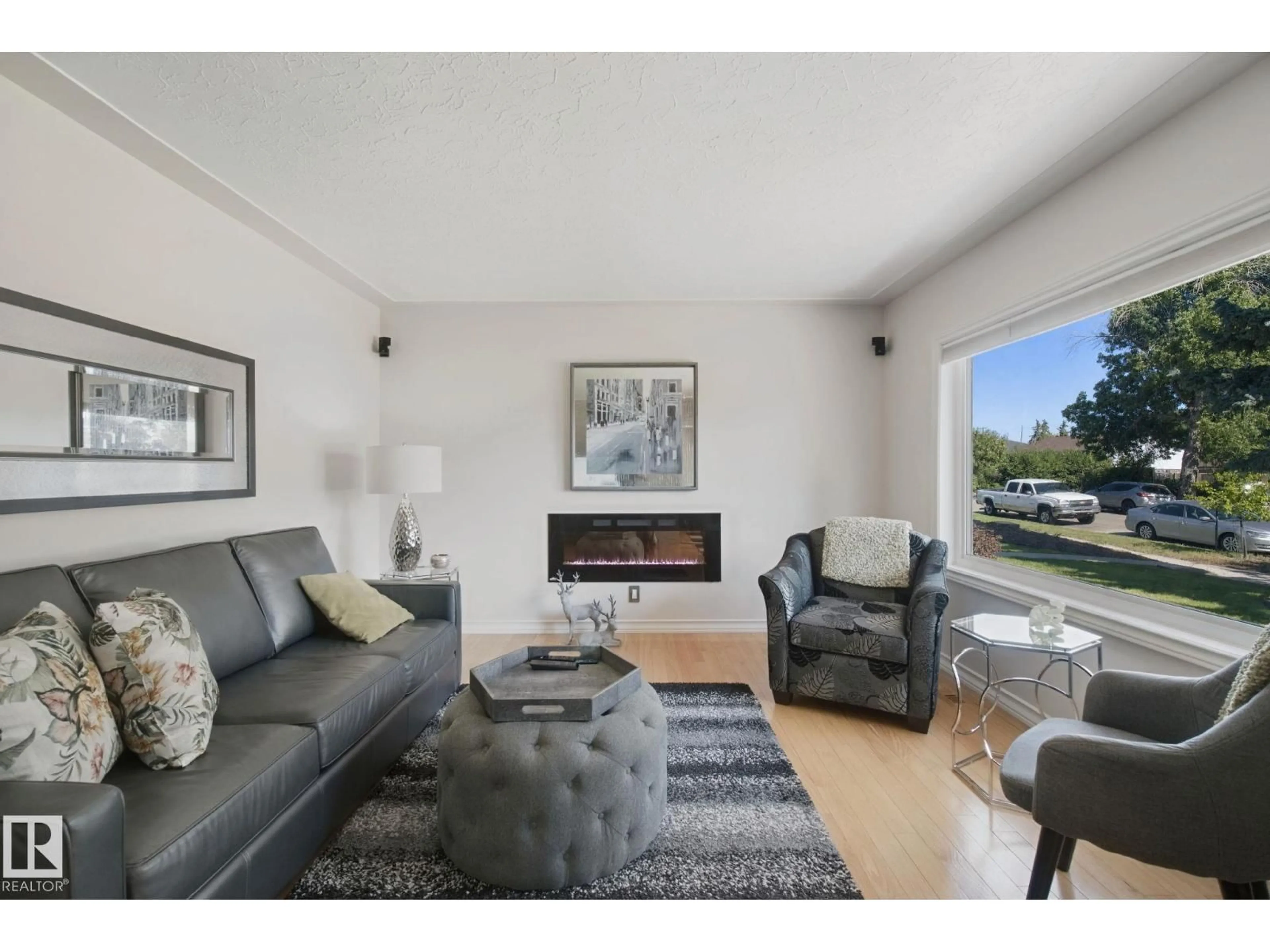 Living room with furniture, unknown for 12916 63 ST, Edmonton Alberta T5A0W3