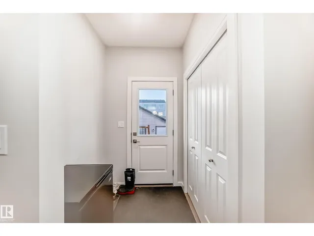 SW - 332 29 ST, Edmonton 3