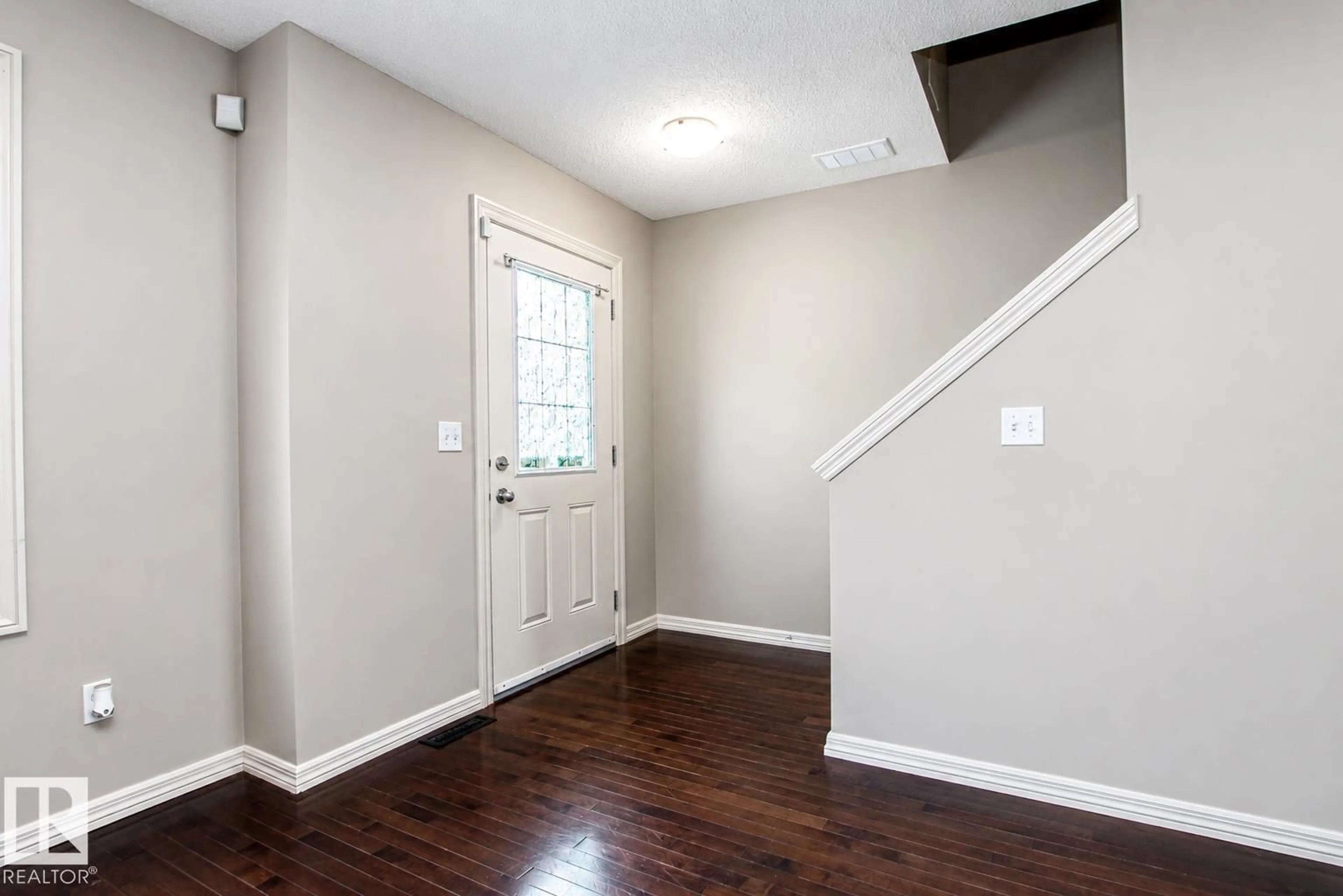 Indoor entryway for 52 2336 ASPEN TR, Sherwood Park Alberta T8A5Z6