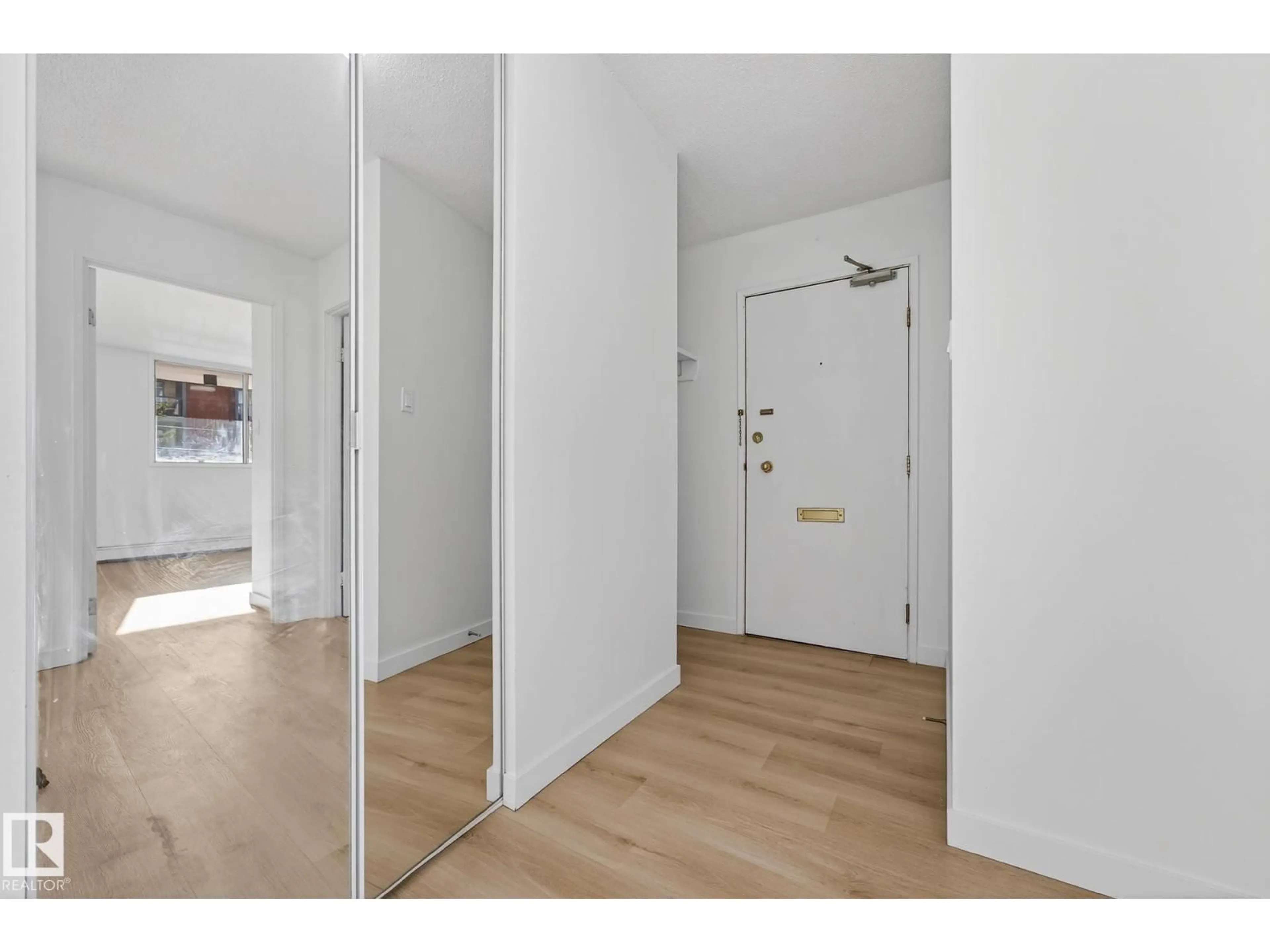Unknown for 207 - 11007 83 AV, Edmonton Alberta T6G0T9