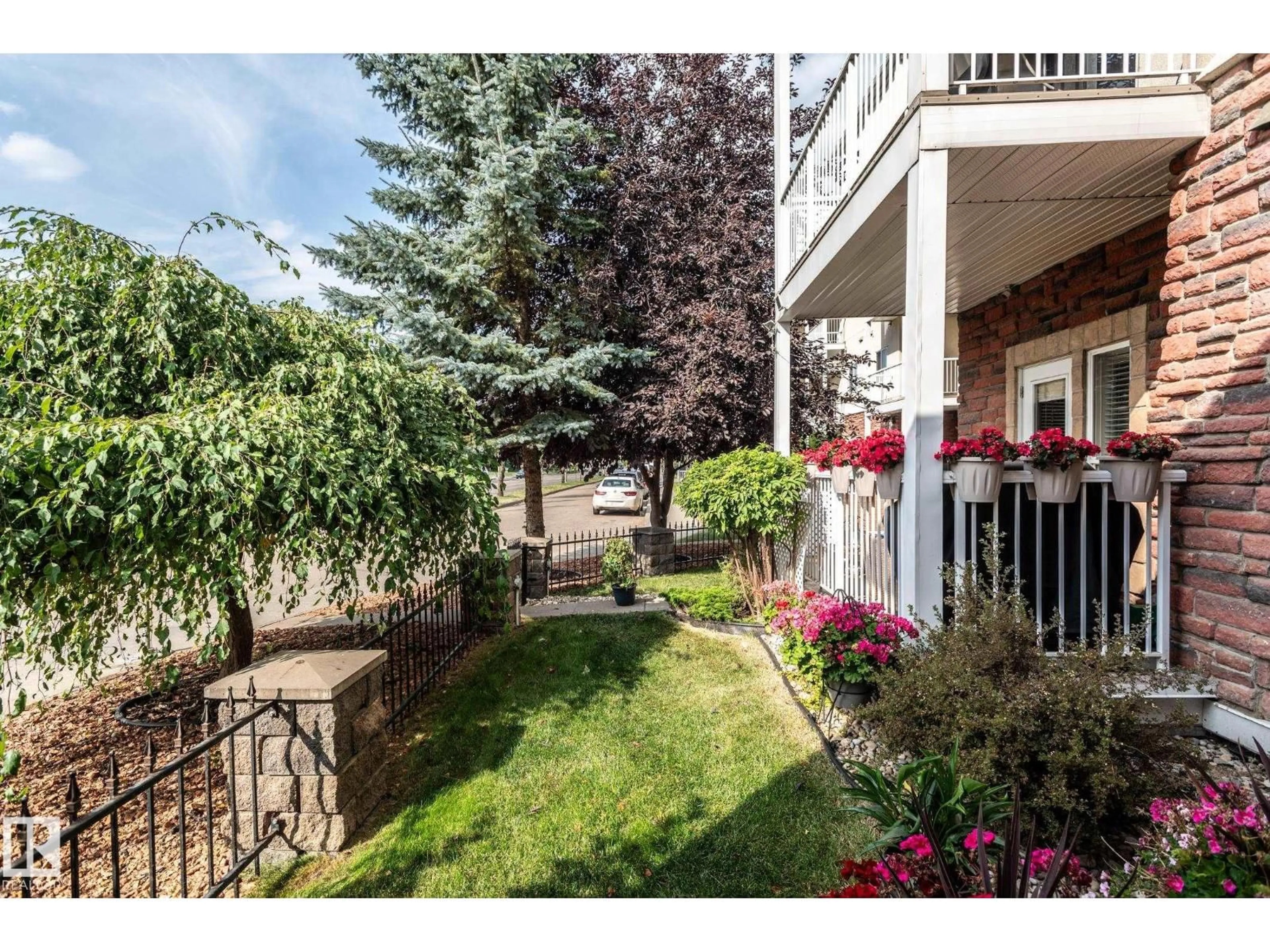 Patio, street for 319 - 8528 82 AV, Edmonton Alberta T6C0Y8