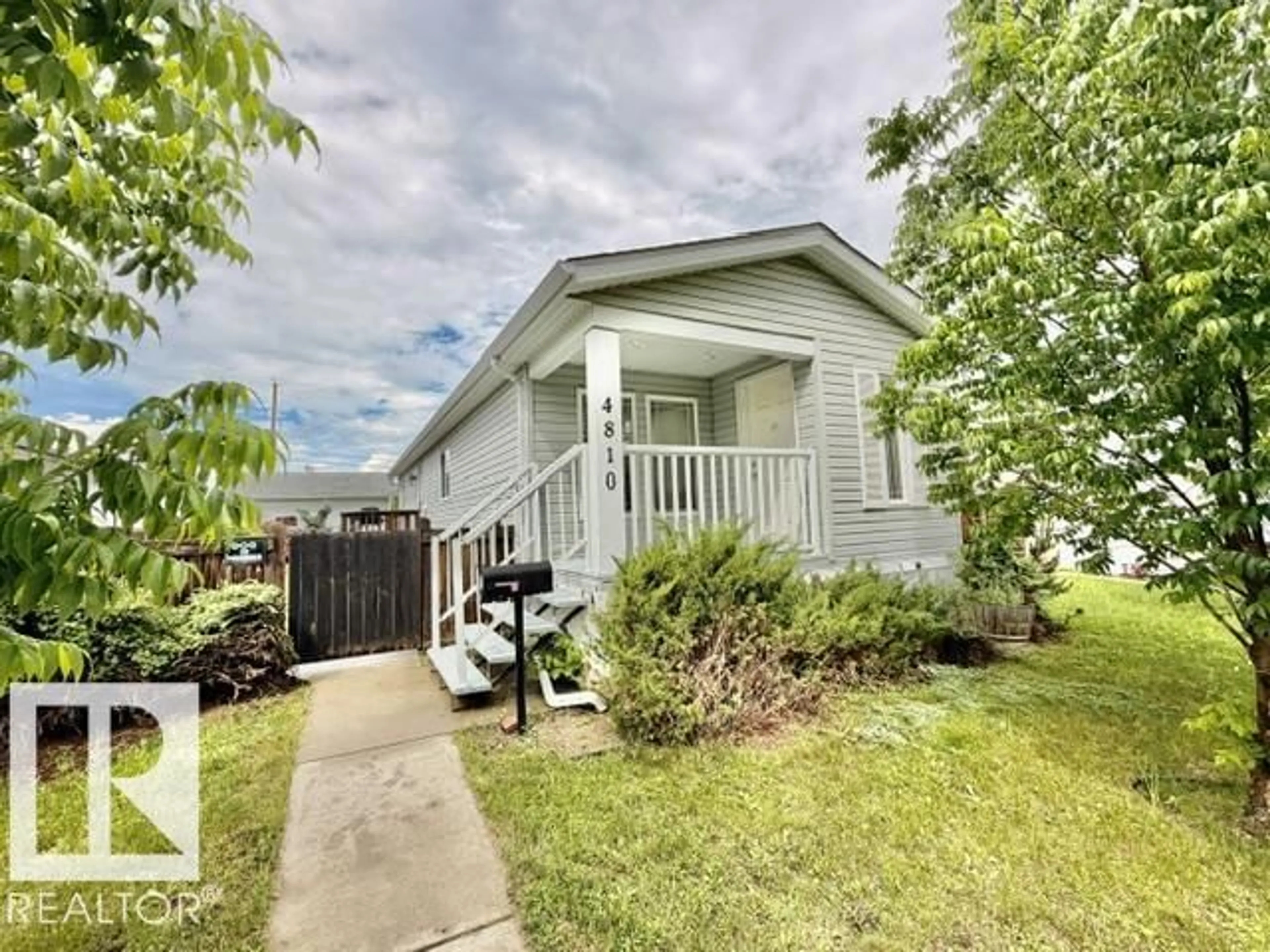 Unknown for 4810 48 AV, Wetaskiwin Alberta T9A0E7