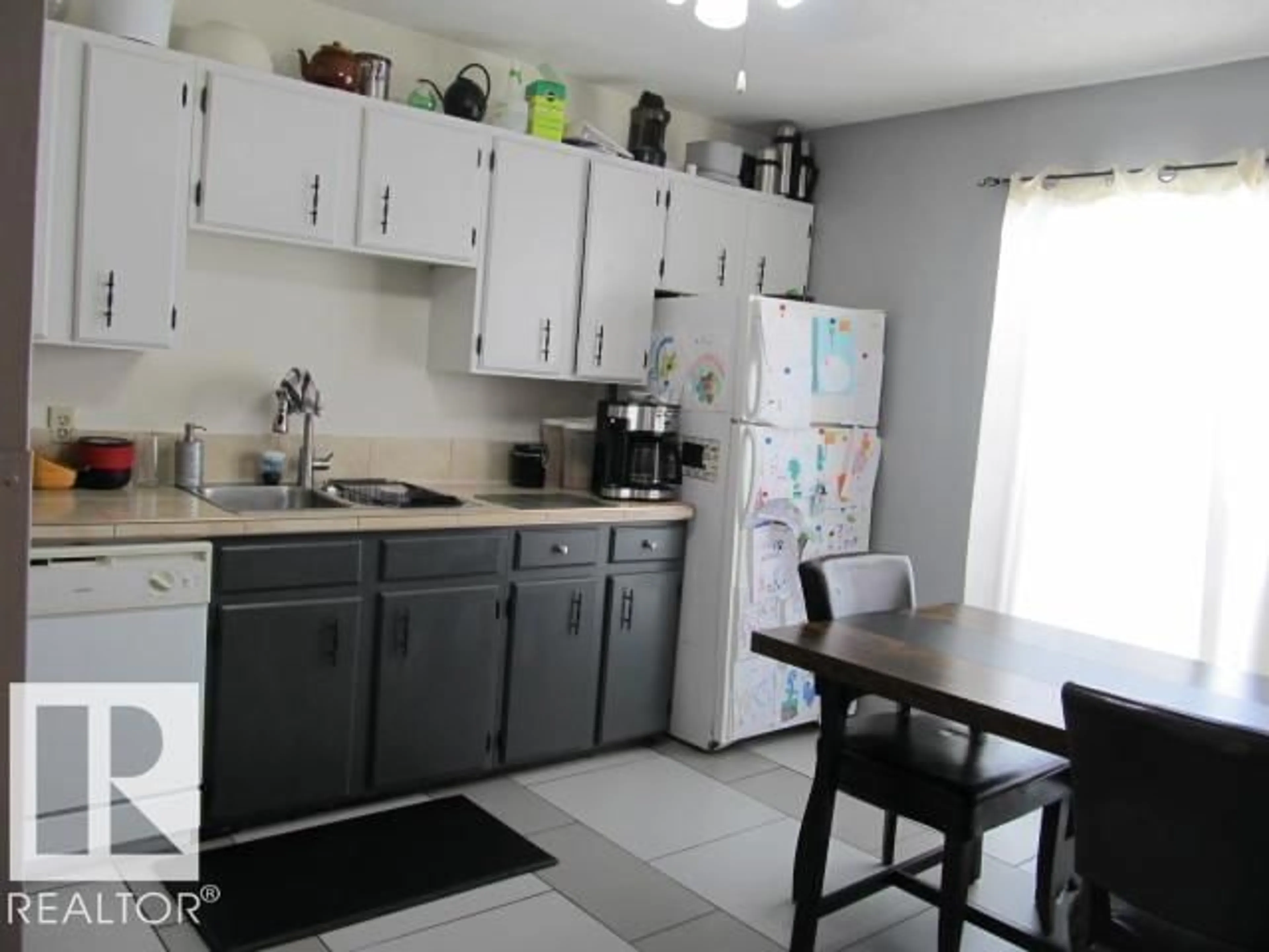 Standard kitchen, unknown for 5608-5610 47 ST, Tofield Alberta T0B4J0