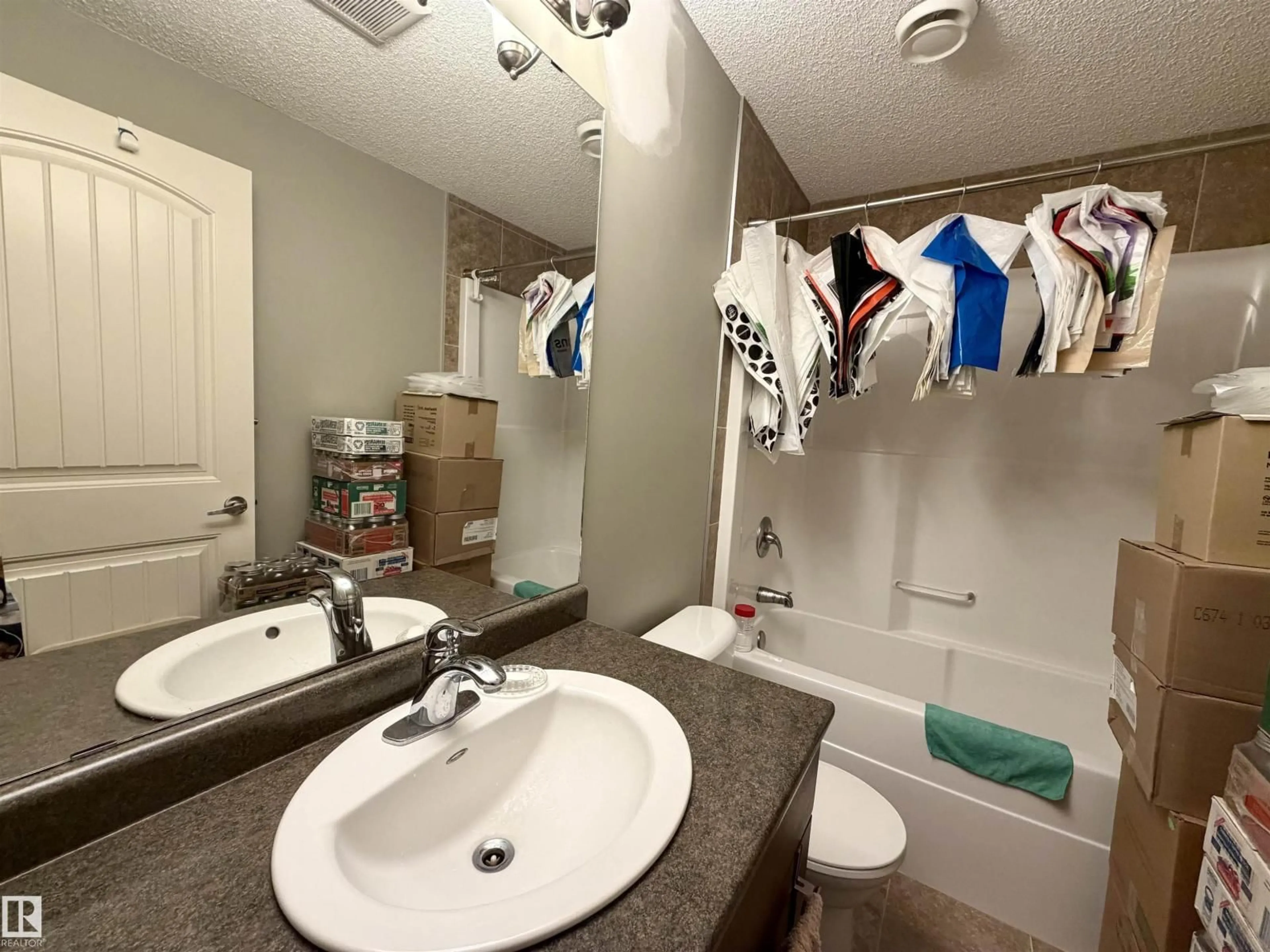 Standard bathroom, unknown for 3728 ALEXANDER CR, Edmonton Alberta T6W0W7