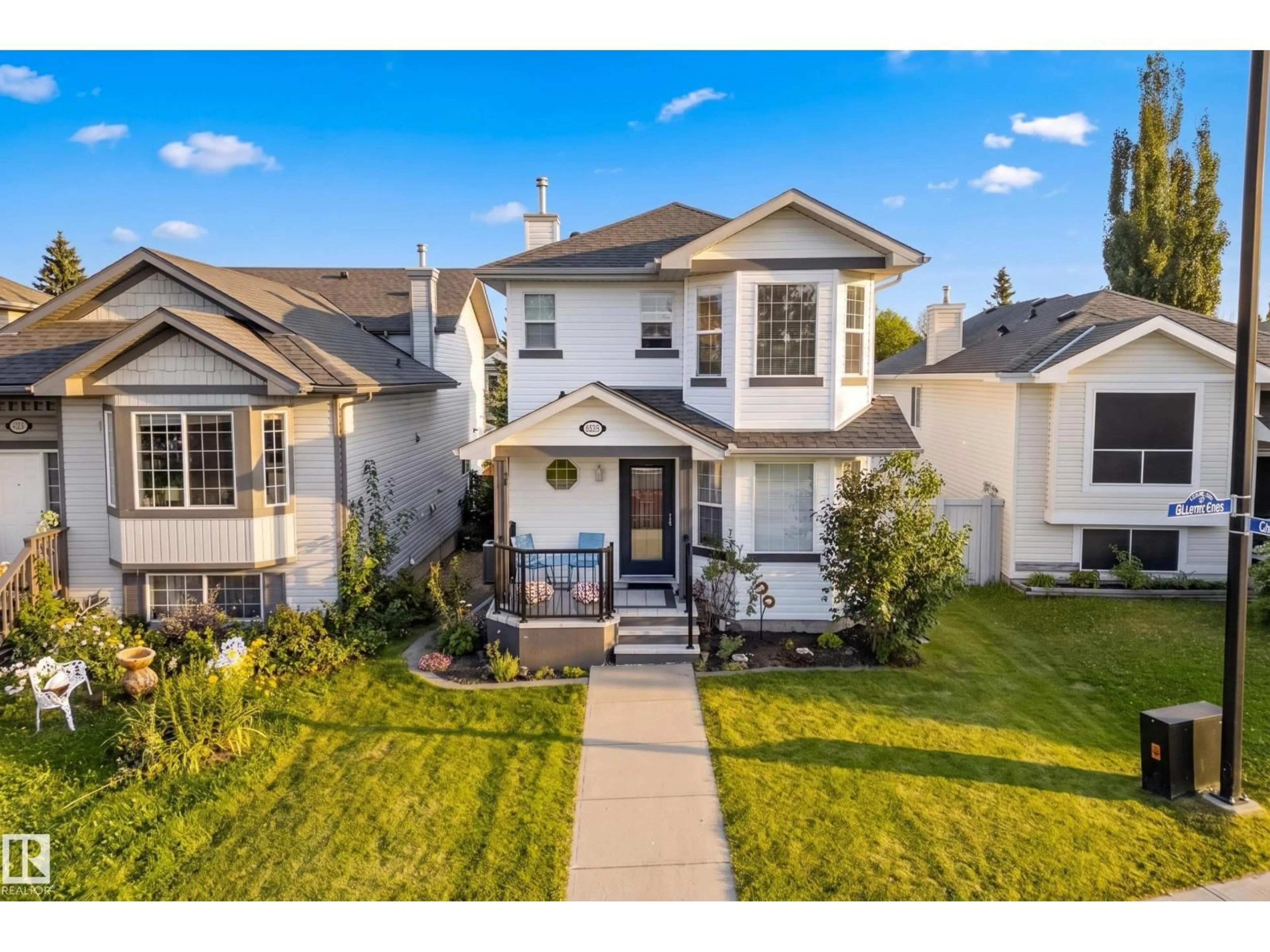 Home with vinyl exterior material, street for 1223 GILLESPIE CR, Edmonton Alberta T5T6M6