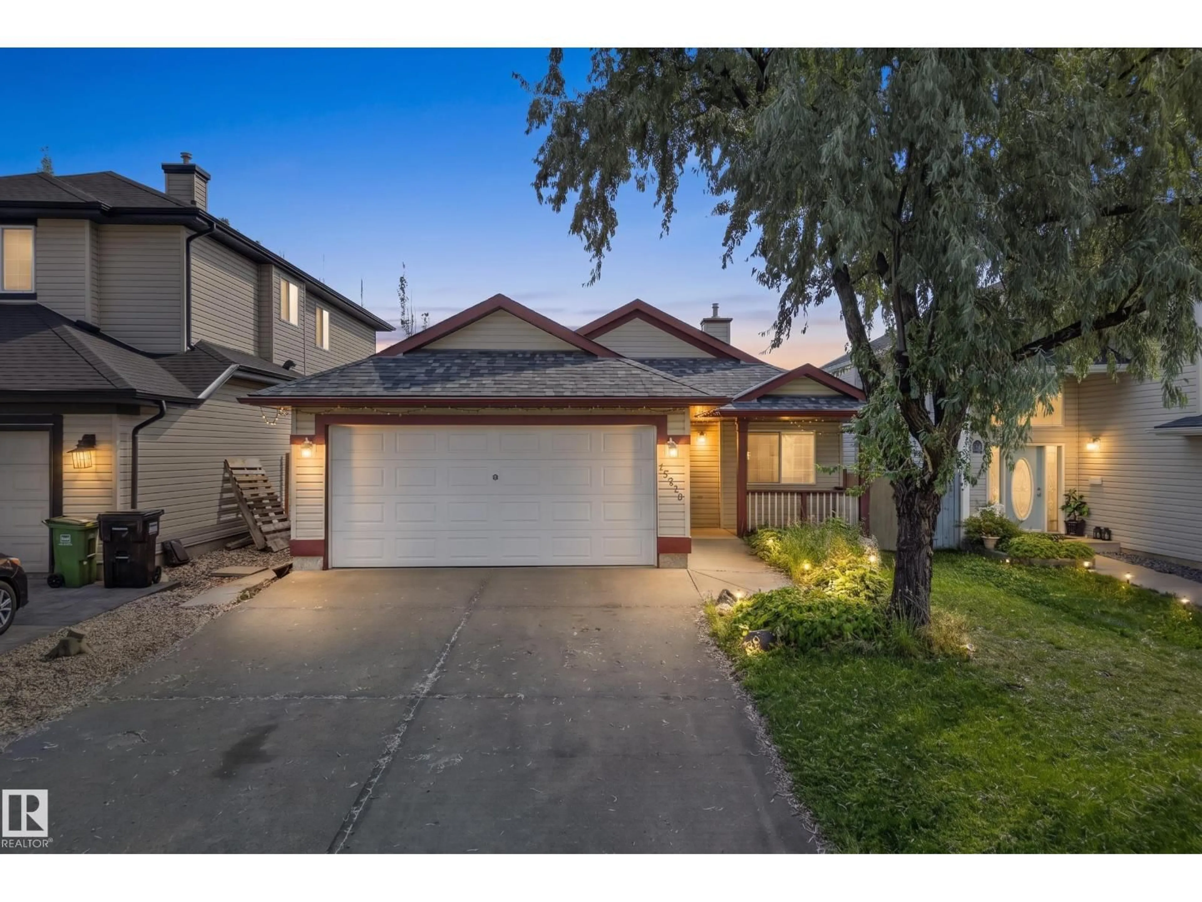 A pic from outside/outdoor area/front of a property/back of a property/a pic from drone, street for 15213 49A ST, Edmonton Alberta T5Y3C2