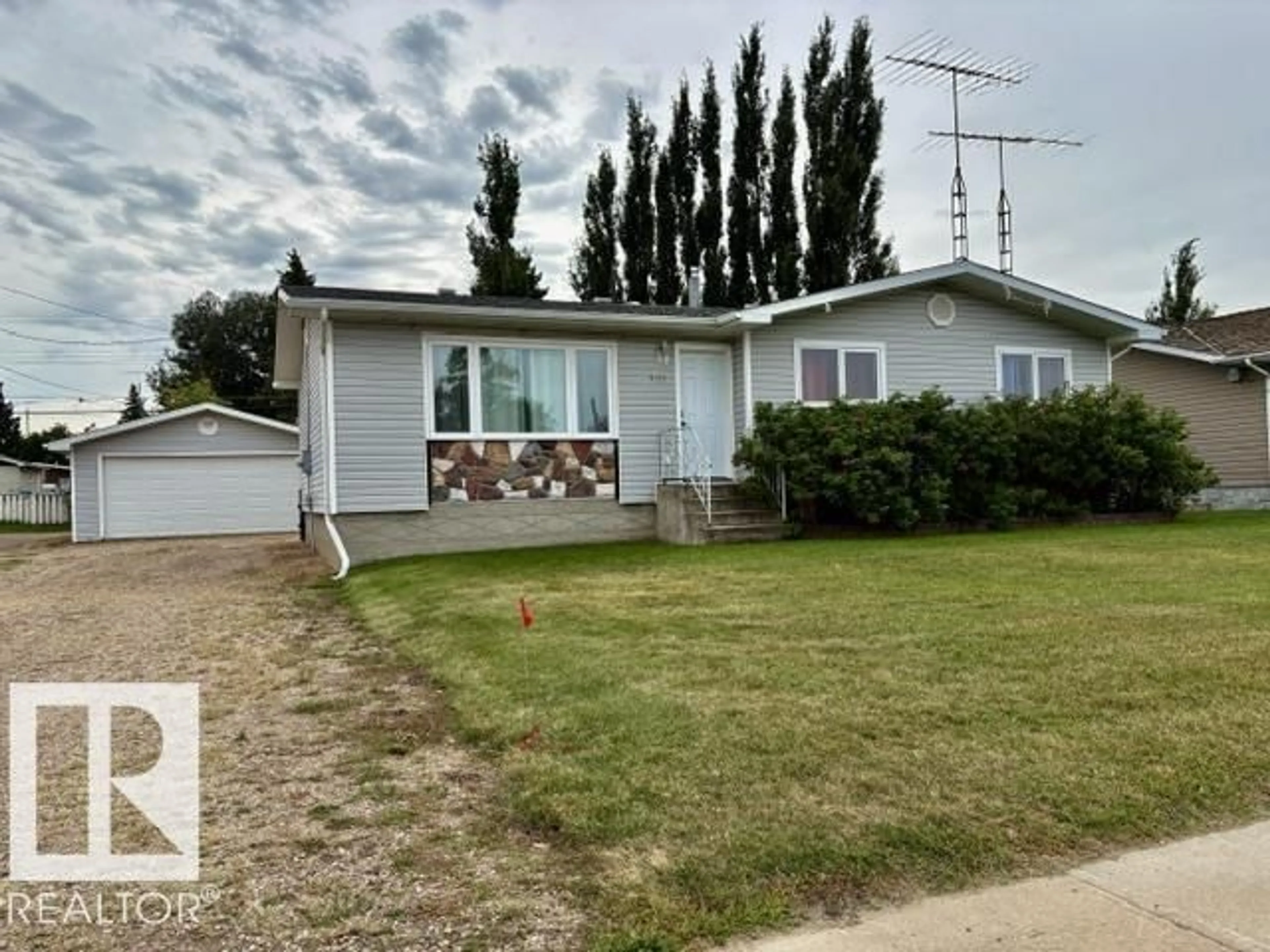 Unknown for 5133 45A AV, Vegreville Alberta T9C1L4