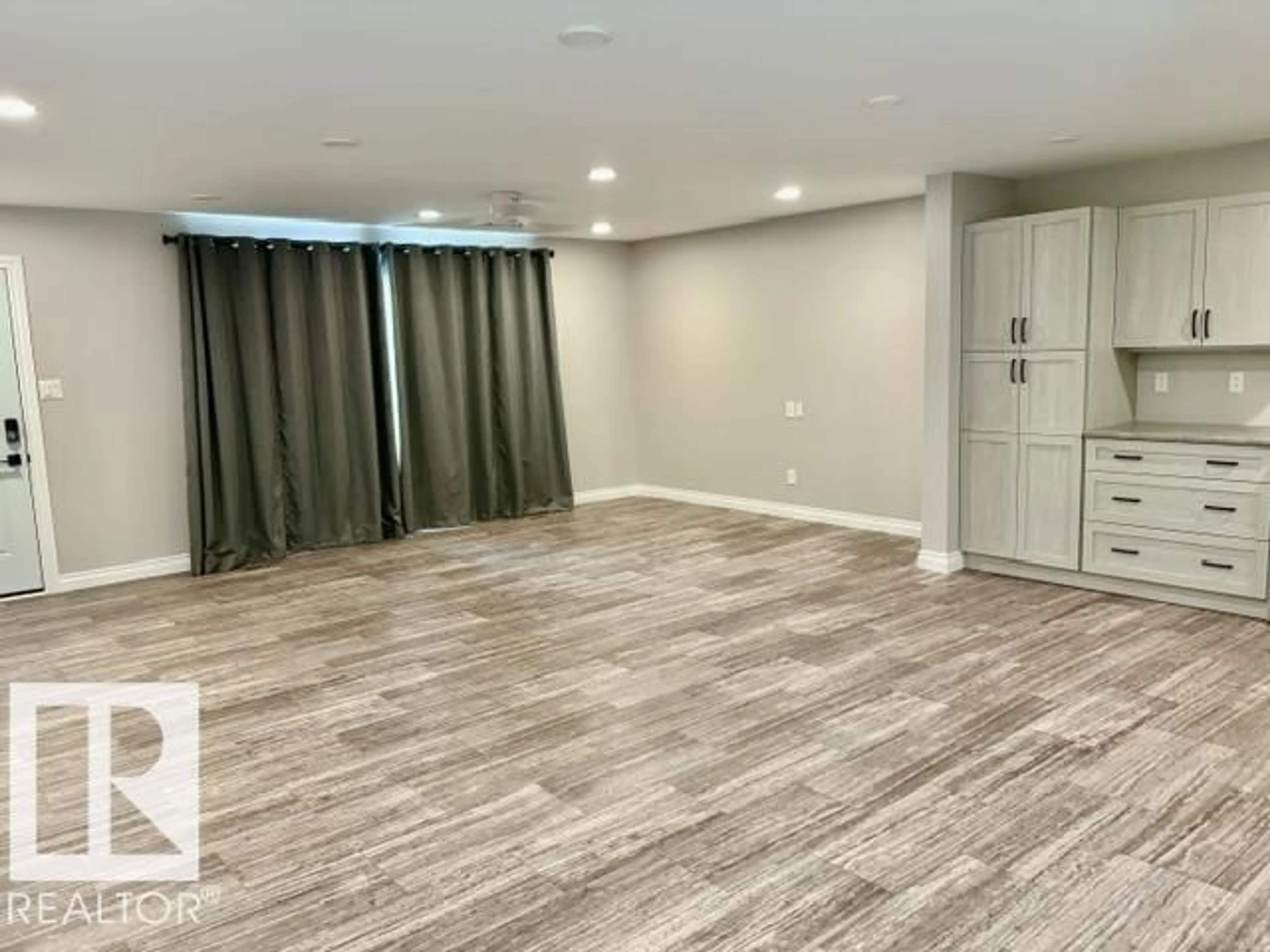 A pic of a room for 5133 45A AV, Vegreville Alberta T9C1L4