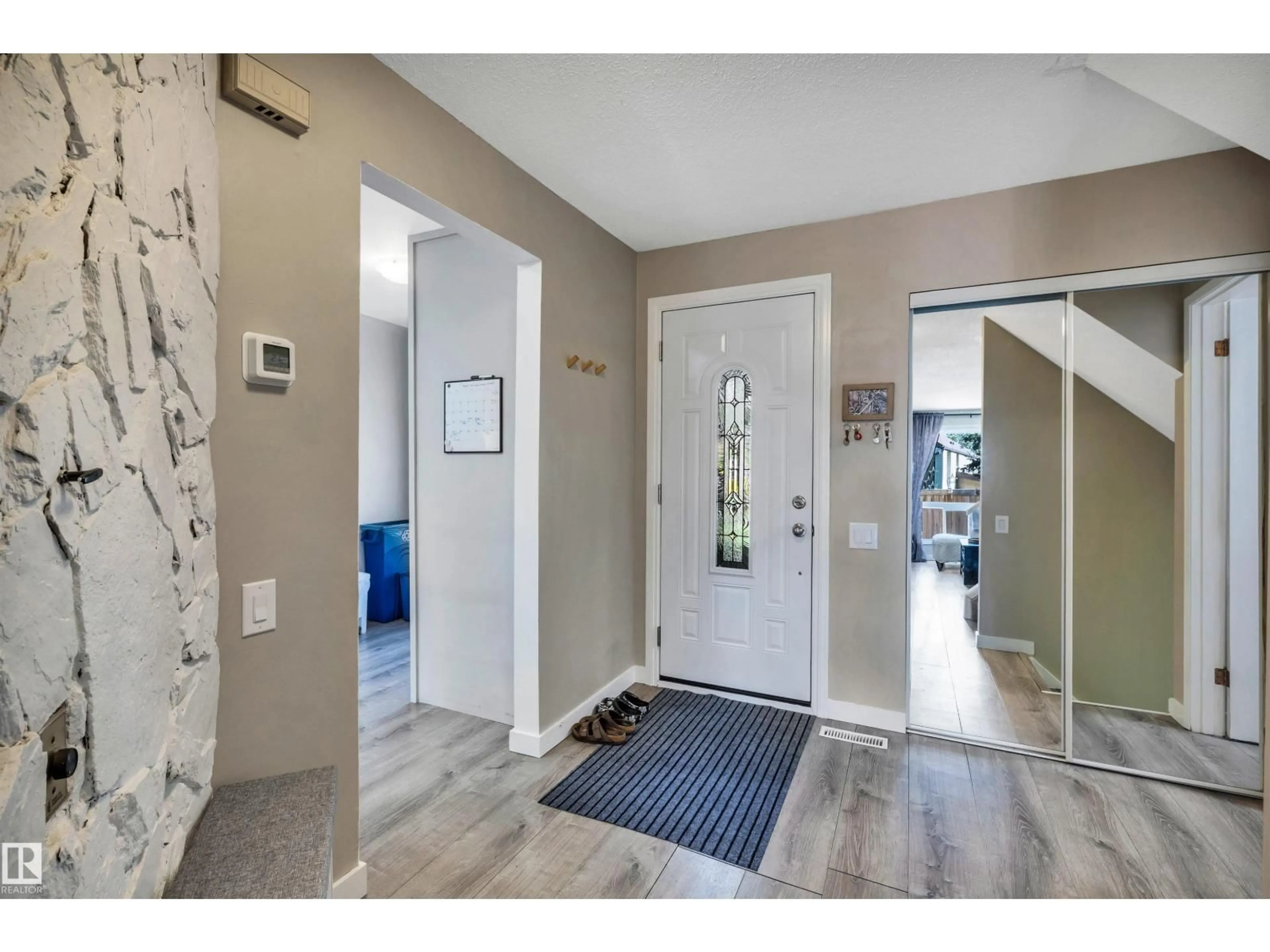 Indoor entryway for 58 GRANDIN VG, St. Albert Alberta T8N1R9