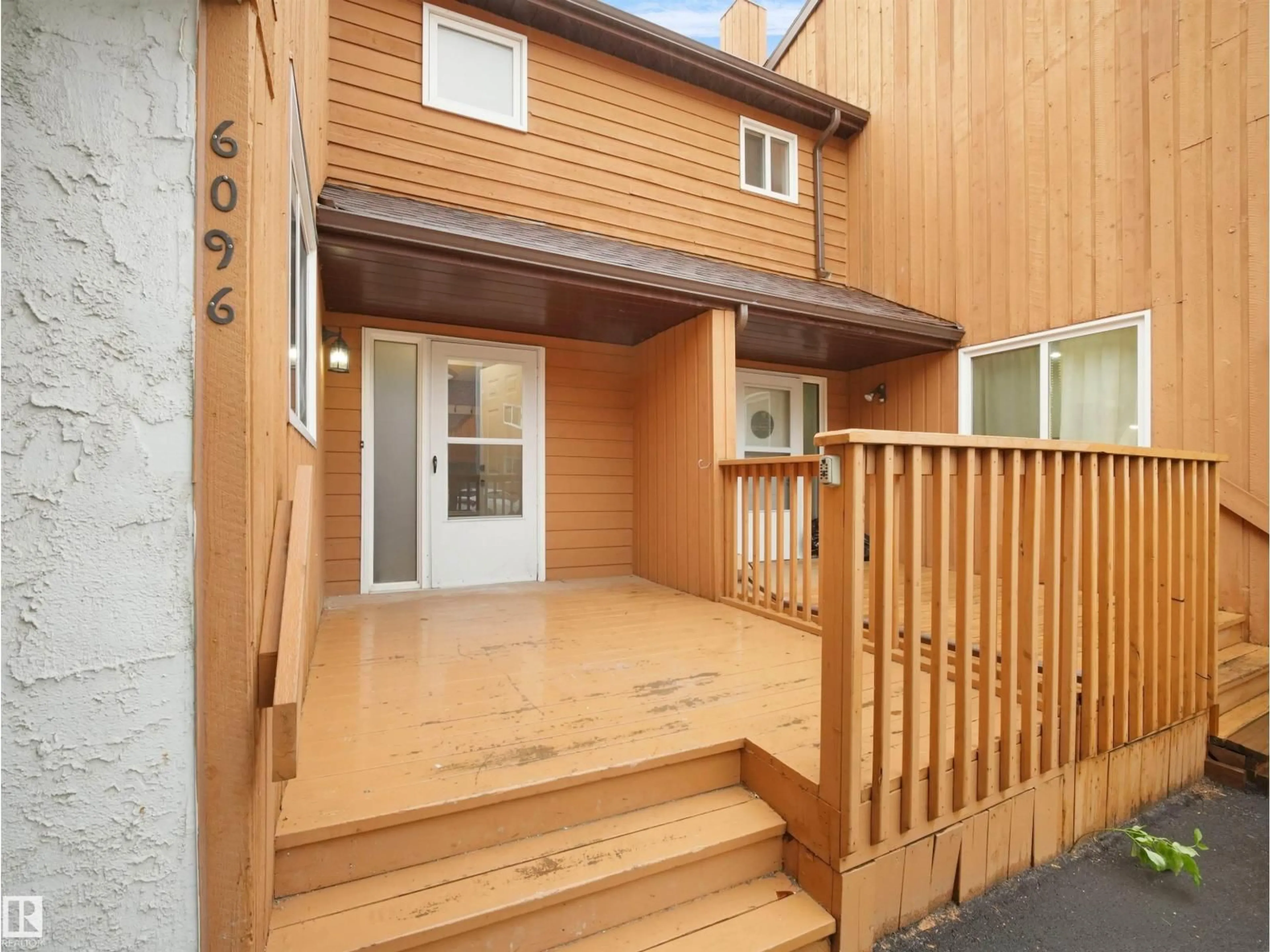 Unknown for 6096 MILL WOODS RD, Edmonton Alberta T6L1N5