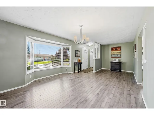 NW - 10552 45 ST, Edmonton 4