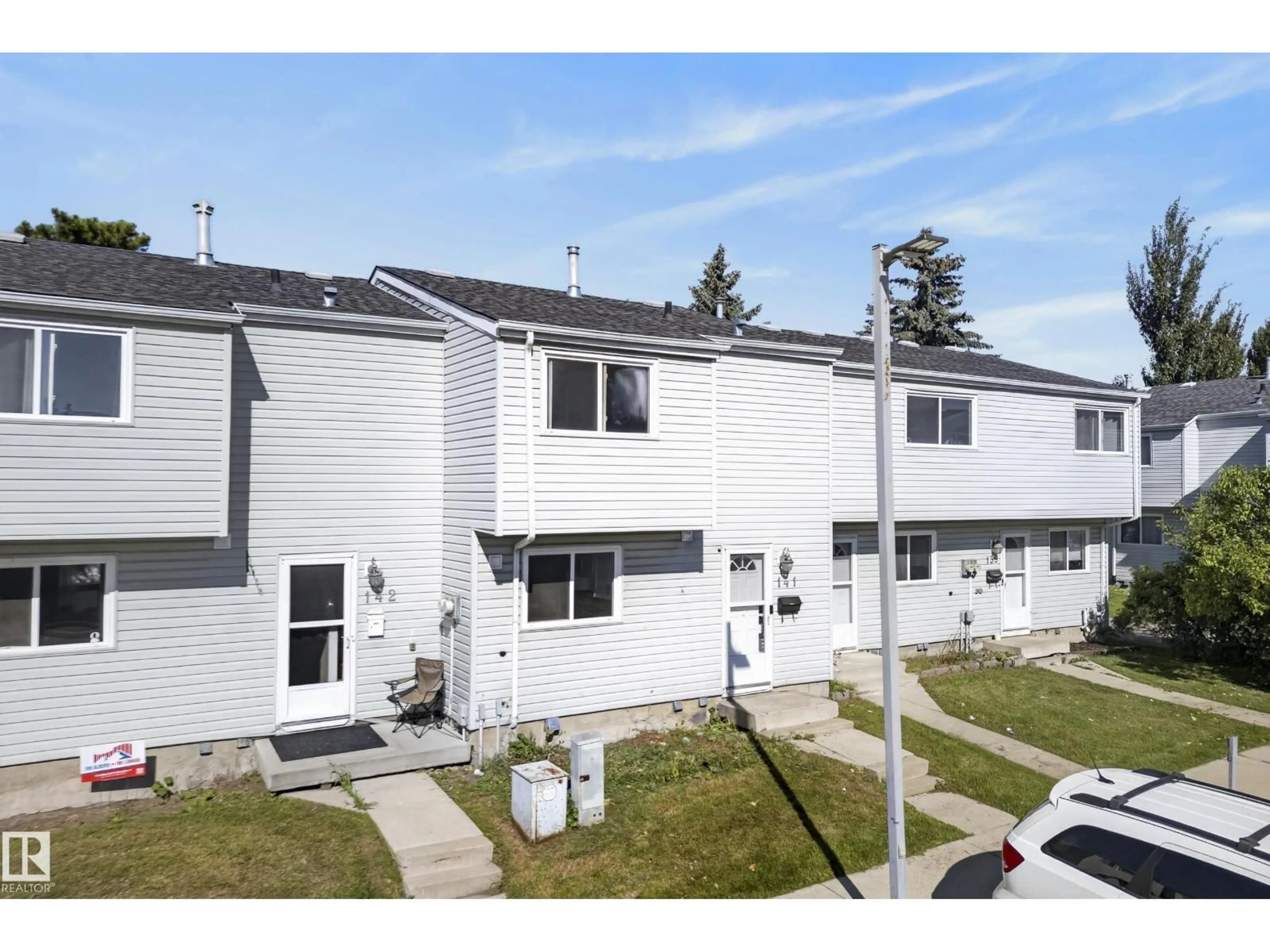 A pic from outside/outdoor area/front of a property/back of a property/a pic from drone, street for 141 DICKINSFIELD CO, Edmonton Alberta T5E5V8