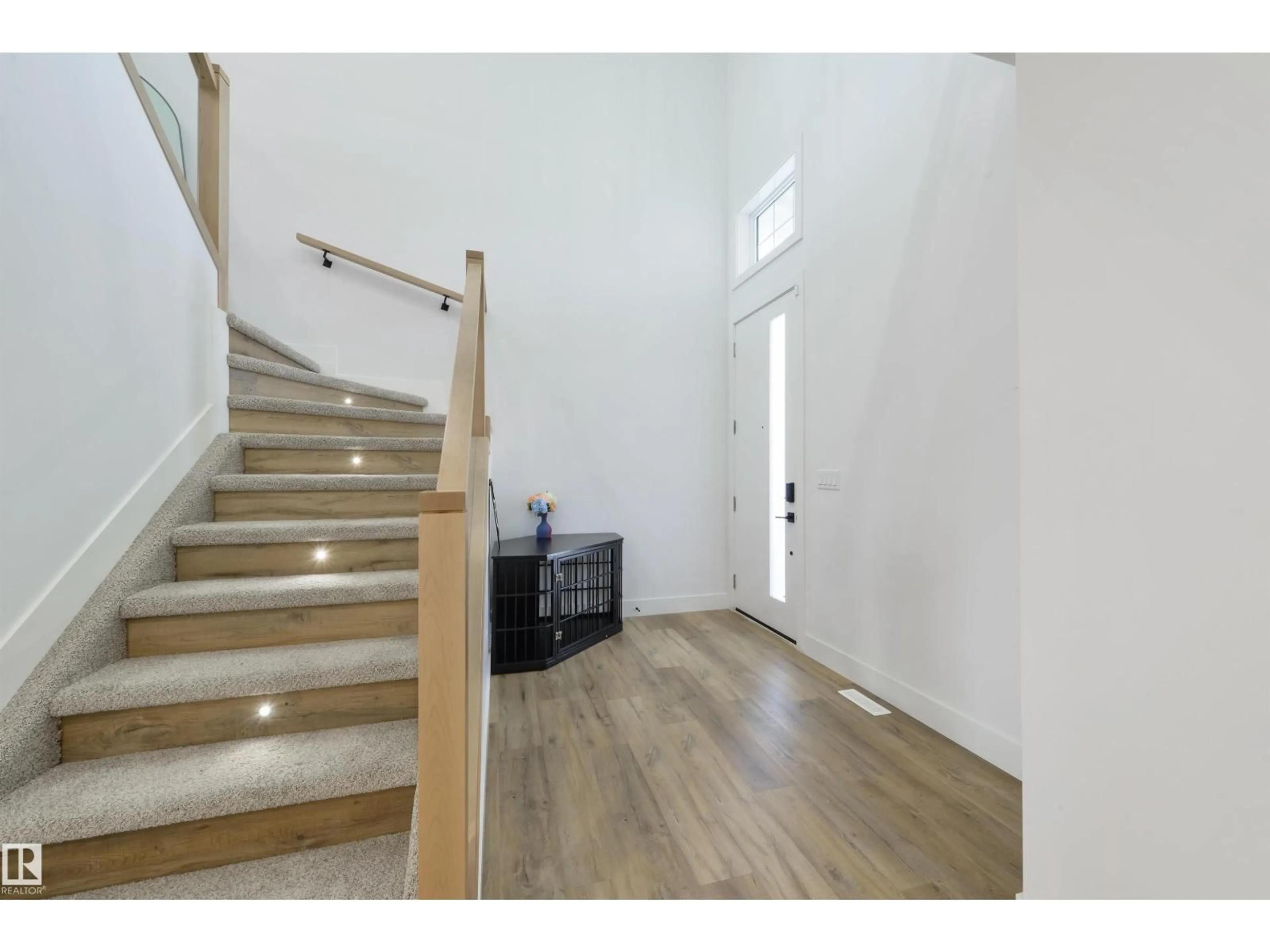 Indoor entryway for 1758 WESTERRA LO, Stony Plain Alberta T7Z0K9