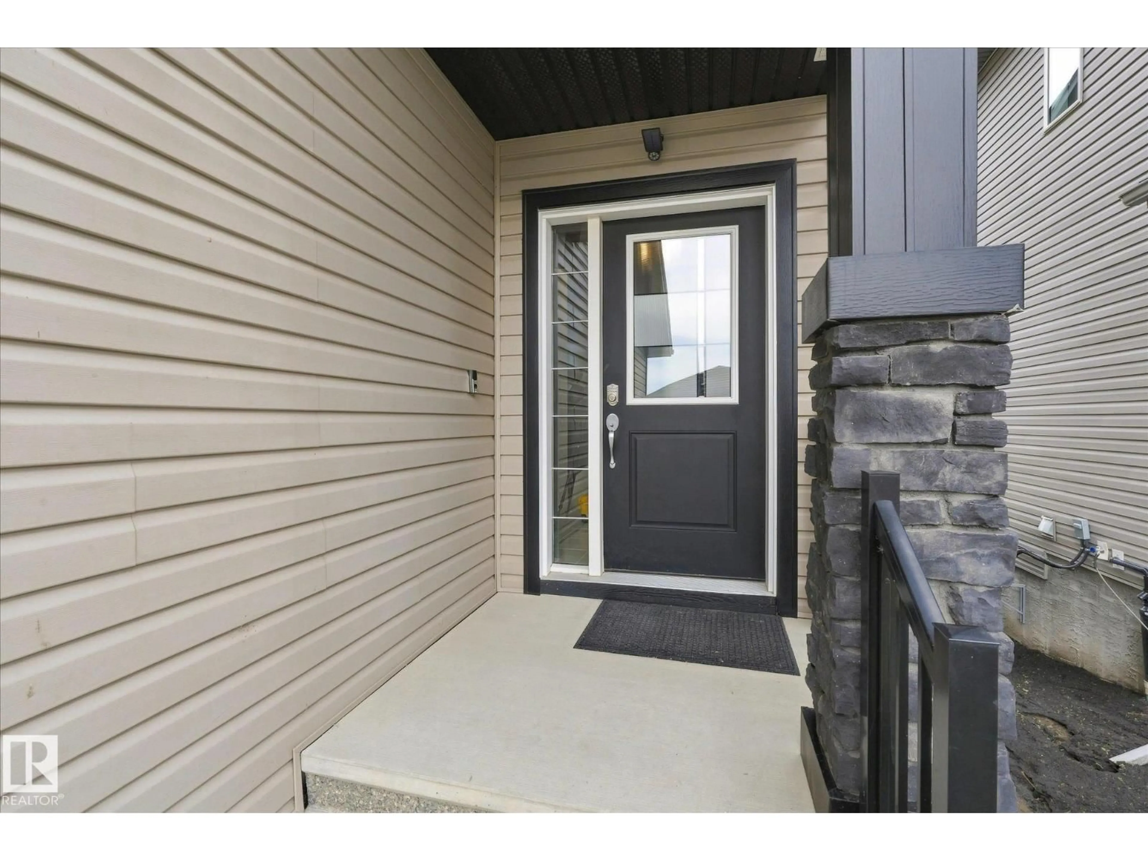 Indoor entryway for 22 HARLEY WY, Spruce Grove Alberta T7X0X4