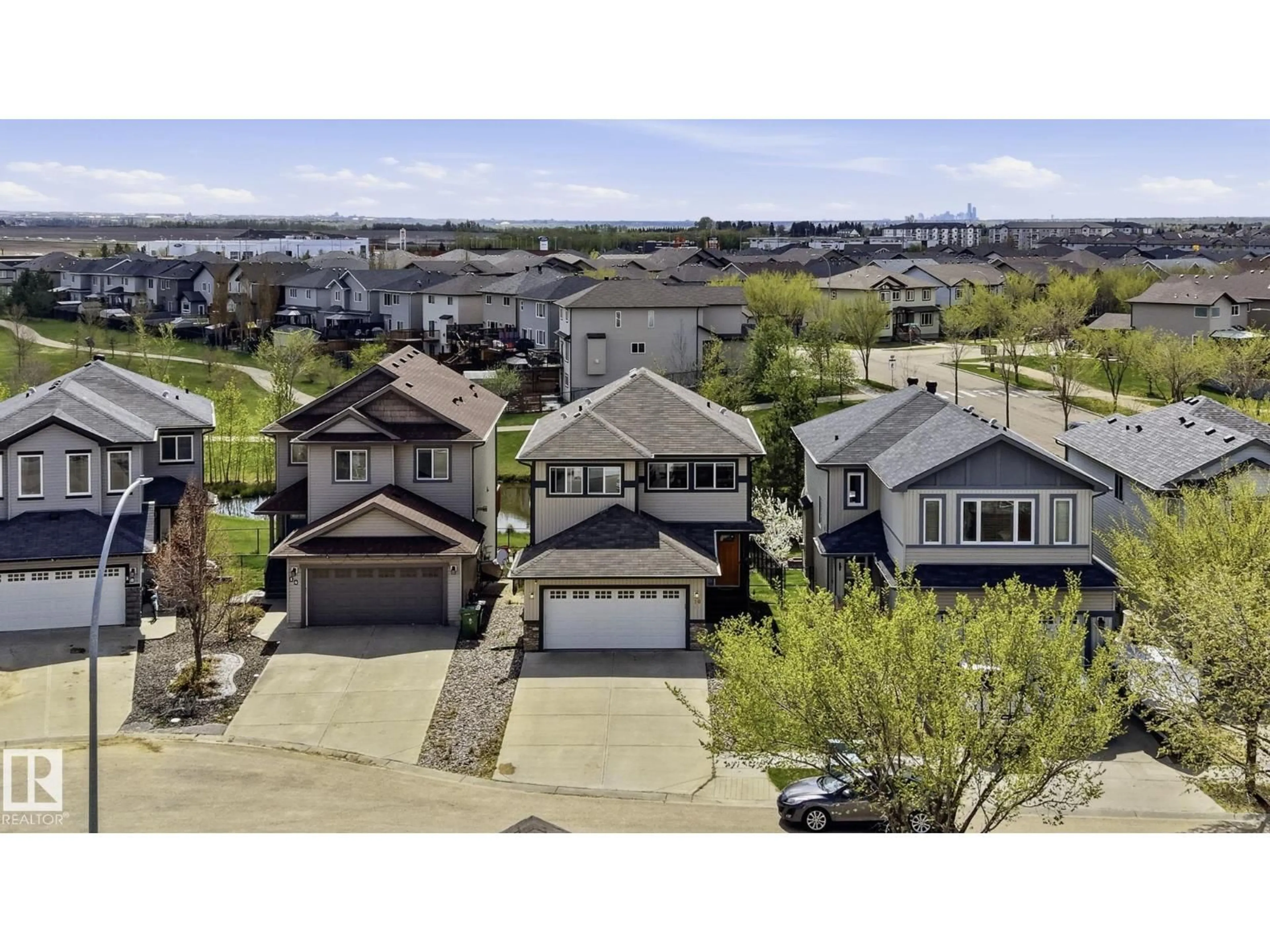 A pic from outside/outdoor area/front of a property/back of a property/a pic from drone, street for 10 ROCKWELL CL, Fort Saskatchewan Alberta T8L0E7