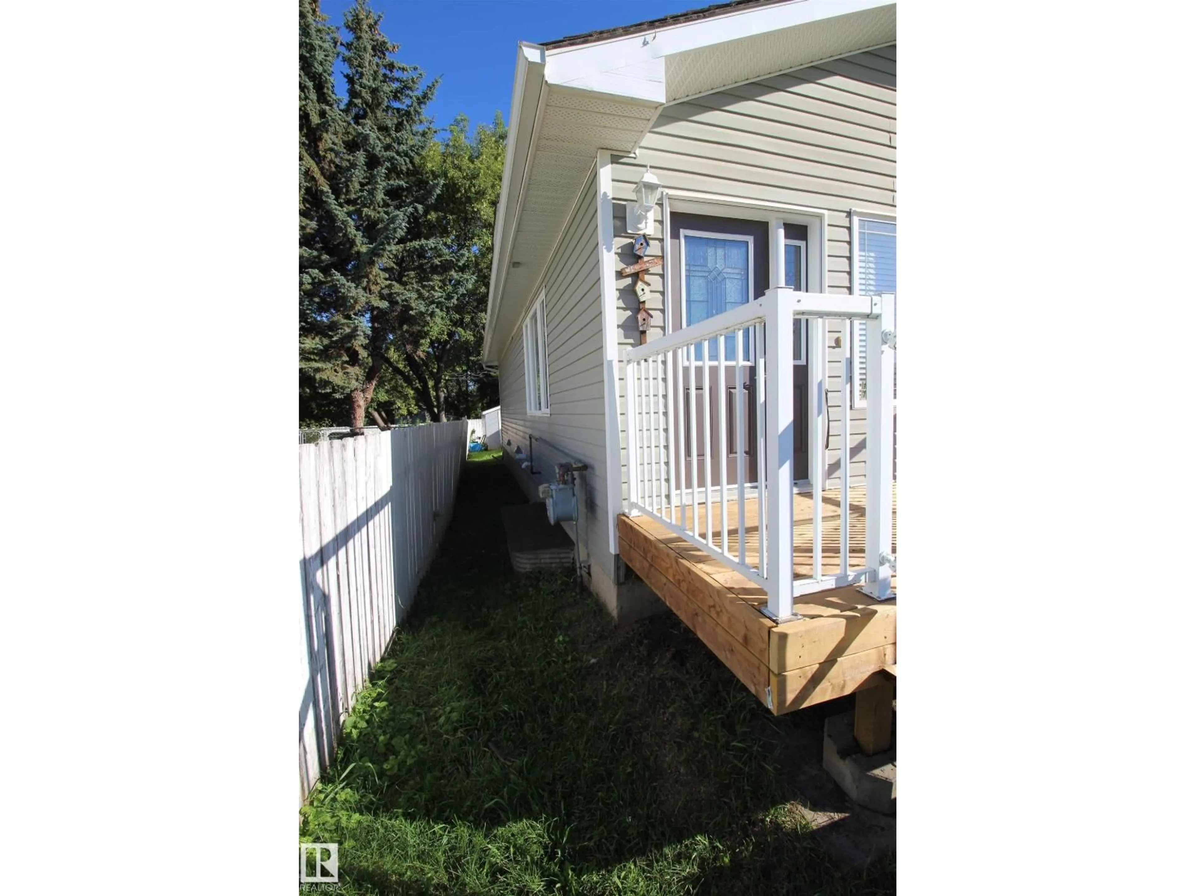 Patio, mountain view for 10216 101 ST, Westlock Alberta T7P1X9