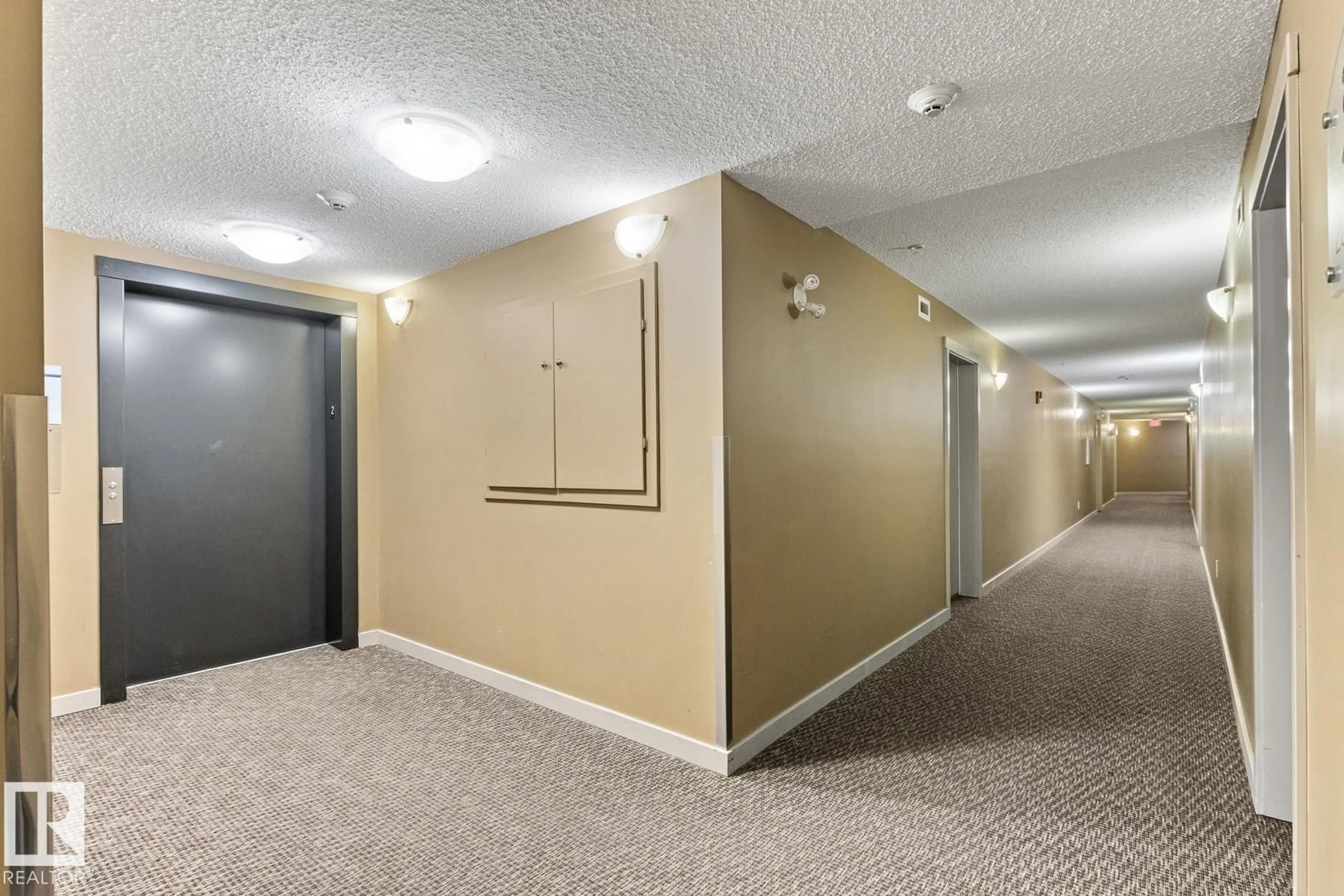 Indoor foyer for #208 - 18122 77 ST, Edmonton Alberta T5Z0N7