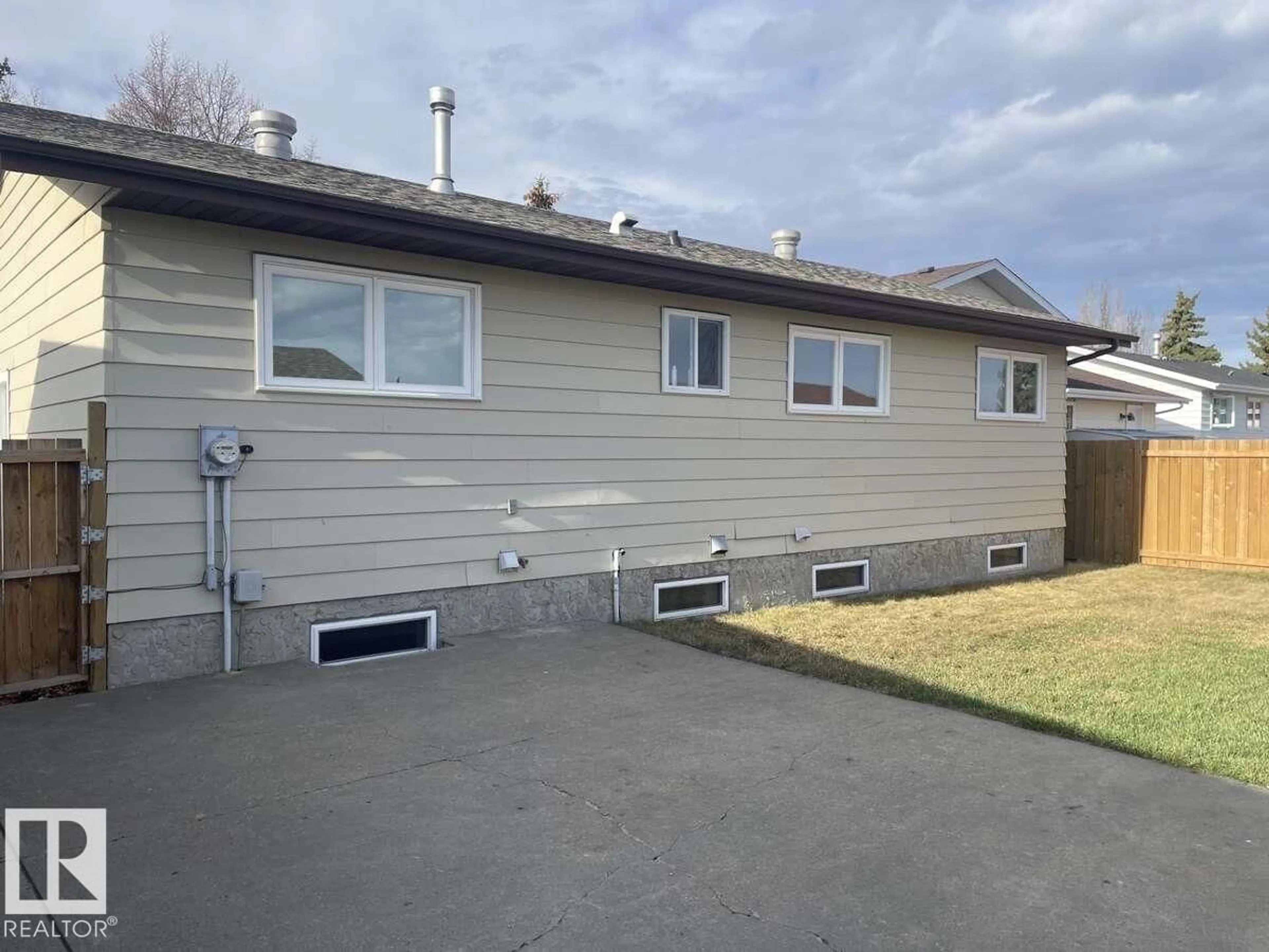 Unknown for NW - 1929 65 ST, Edmonton Alberta T6L1M1