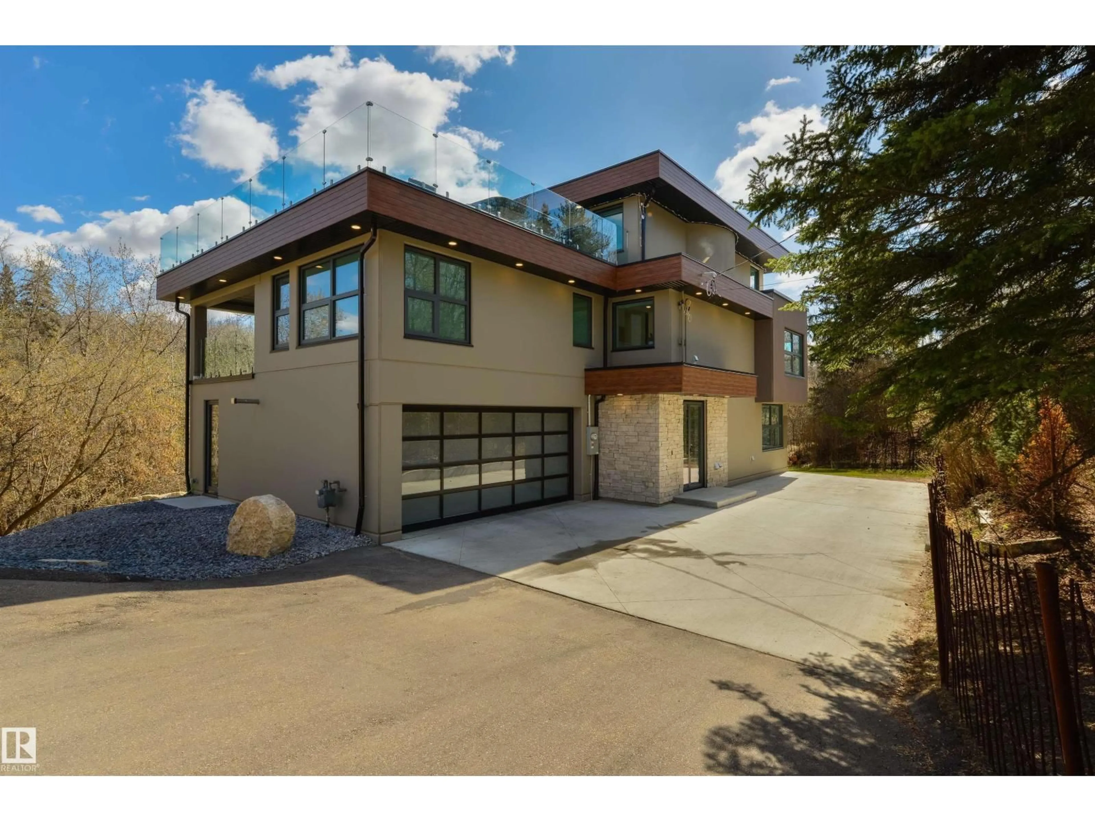 Home with brick exterior material, unknown for NW - 9213 97 ST, Edmonton Alberta T6E3L1