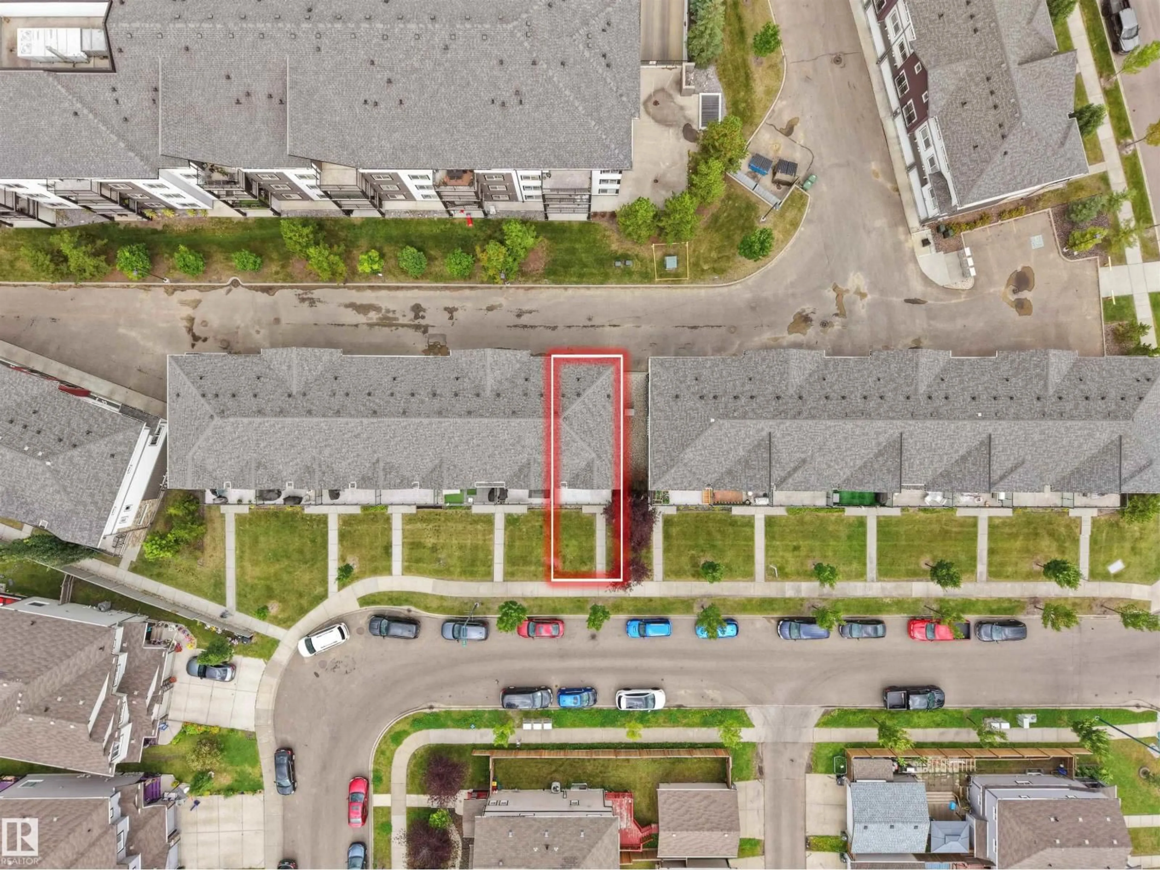 A pic from outside/outdoor area/front of a property/back of a property/a pic from drone, street for 3346 15A AV, Edmonton Alberta T6T0Y1