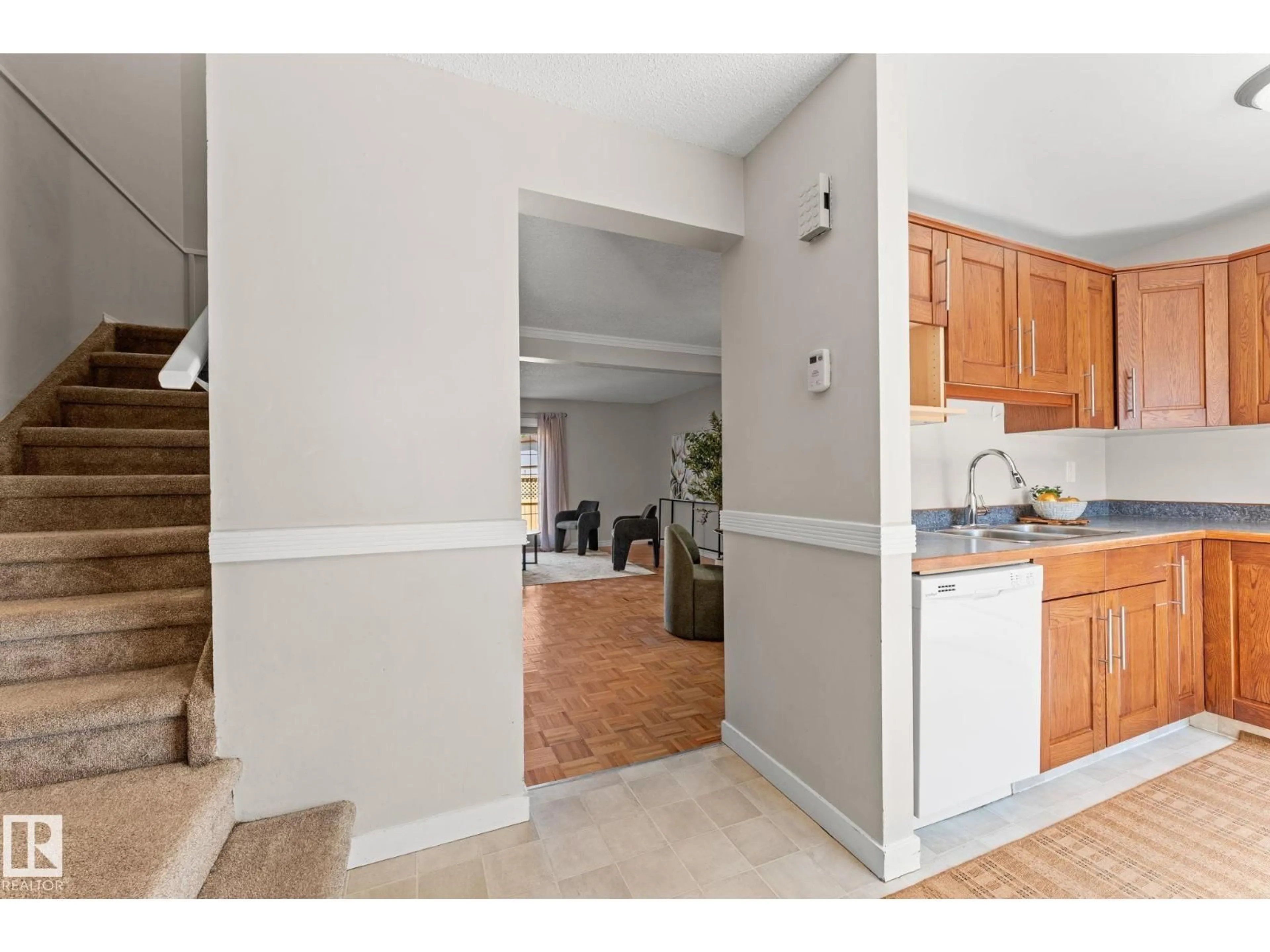 Unknown for NW - 5410 146 AV, Edmonton Alberta T5A4L6