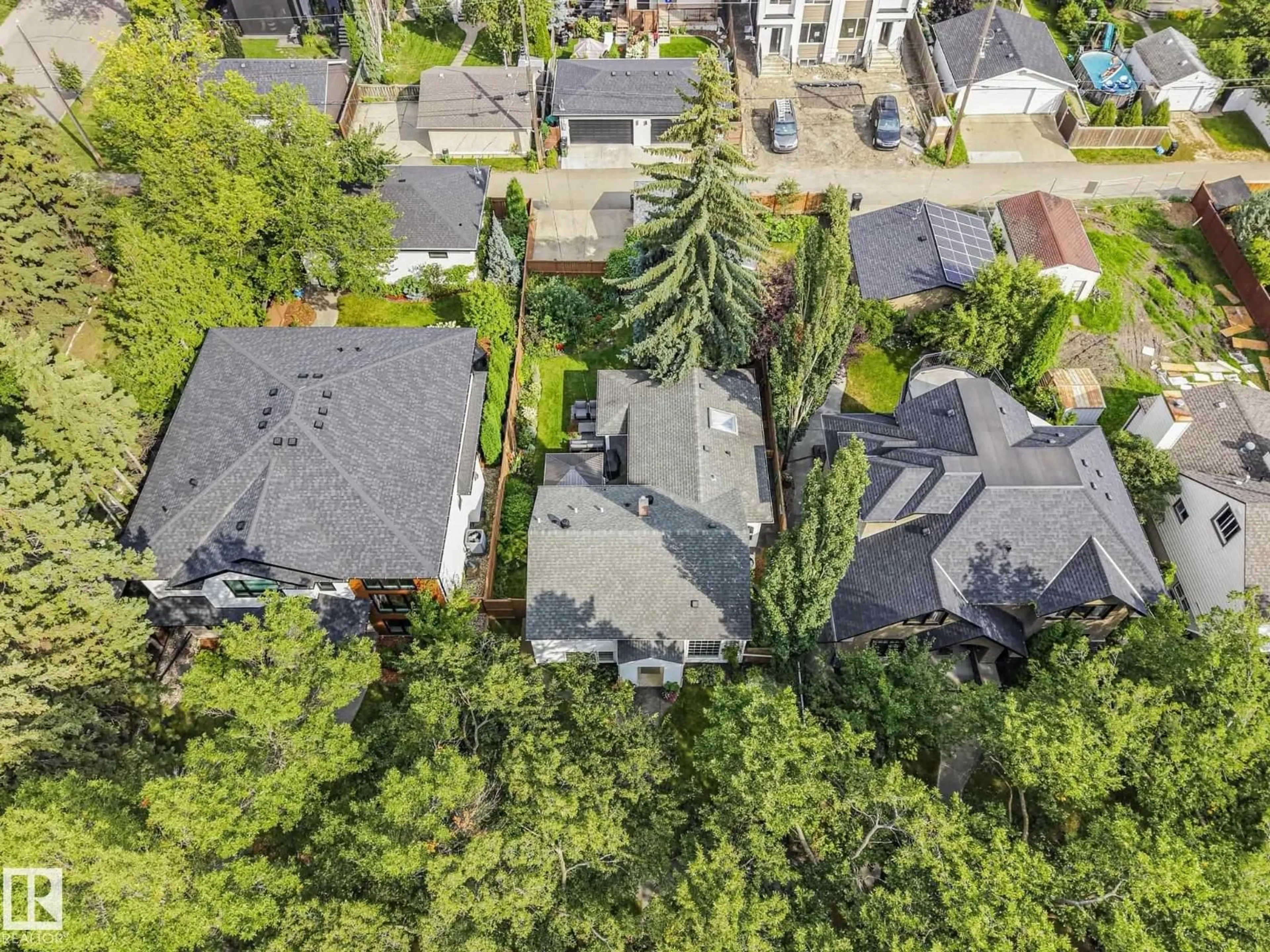 A pic from outside/outdoor area/front of a property/back of a property/a pic from drone, street for NW - 10531 137 ST, Edmonton Alberta T5N2H4