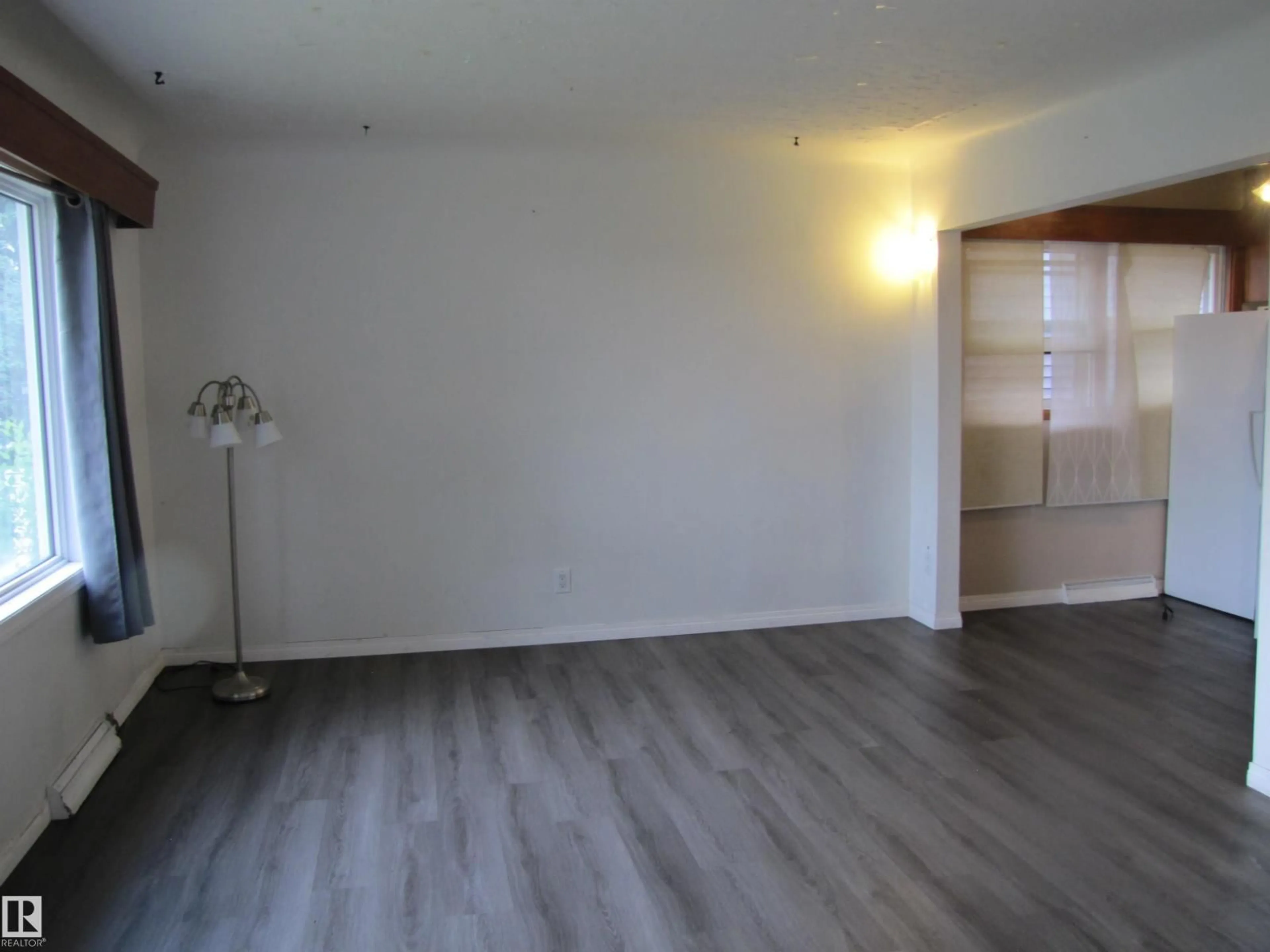 A pic of a room for NW - 9512 63 AV, Edmonton Alberta T6E0G4