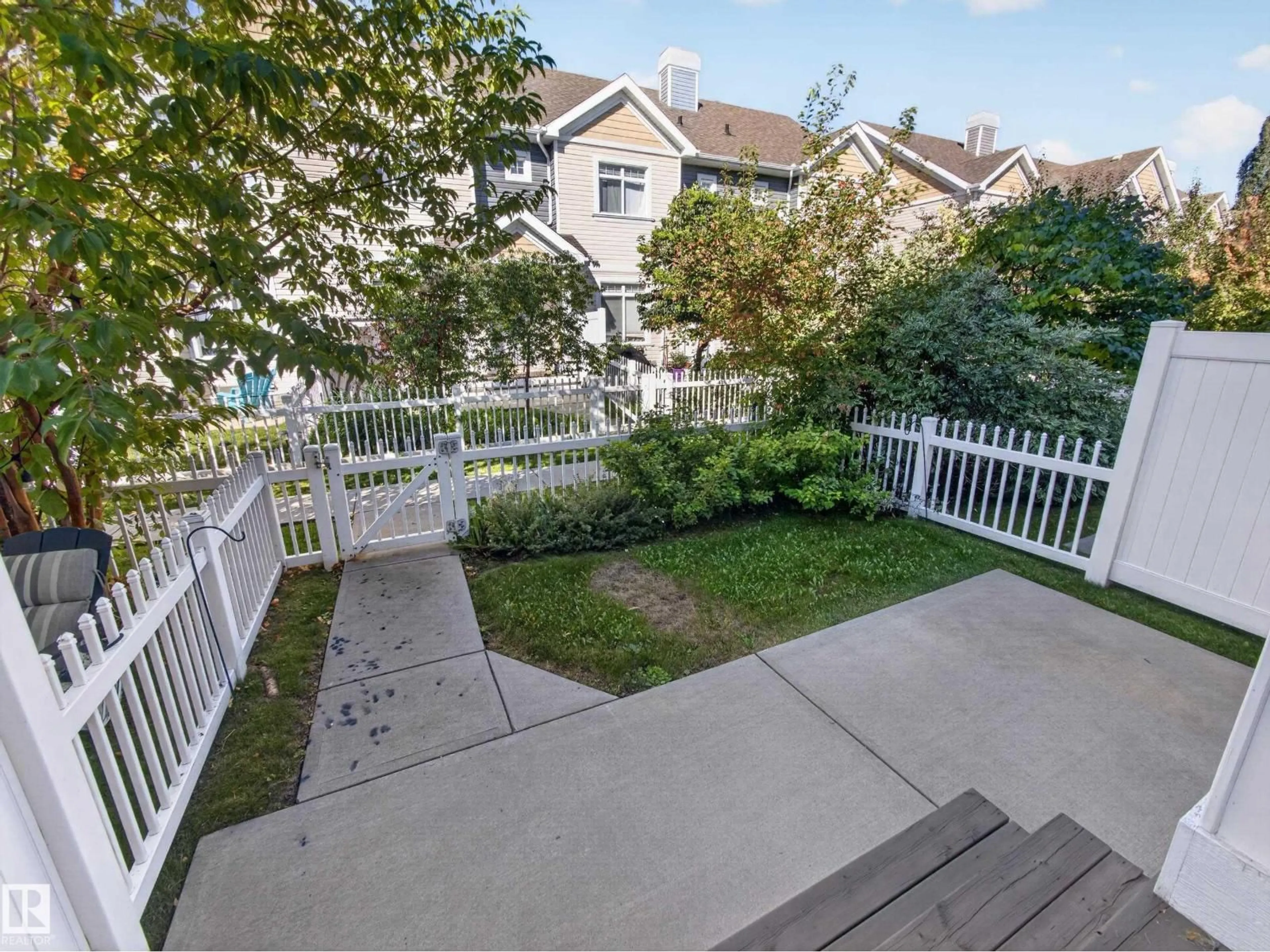 A pic from outside/outdoor area/front of a property/back of a property/a pic from drone, street for 137 - 1804 70 ST, Edmonton Alberta T6X0H4