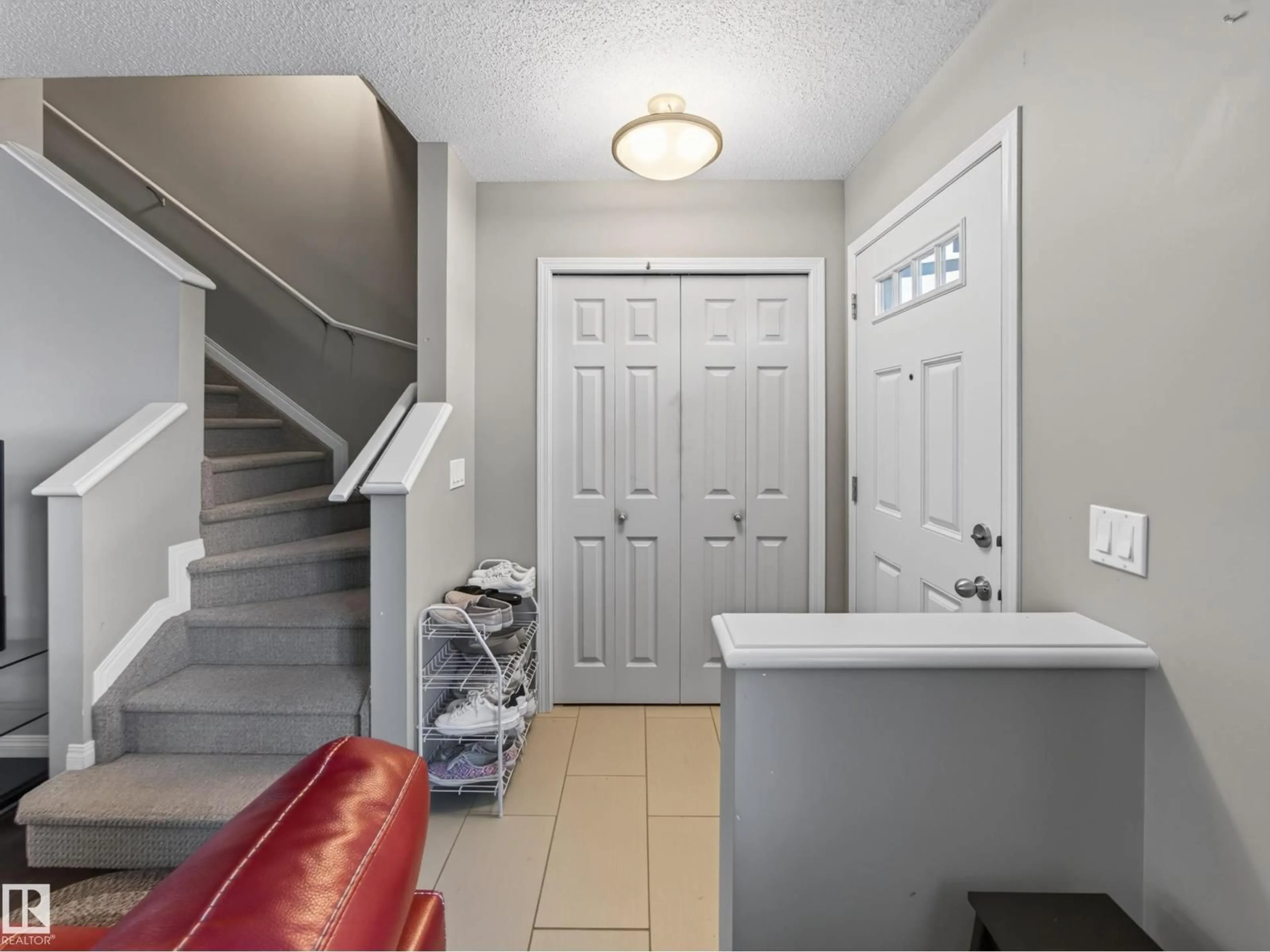 Indoor entryway for 137 - 1804 70 ST, Edmonton Alberta T6X0H4