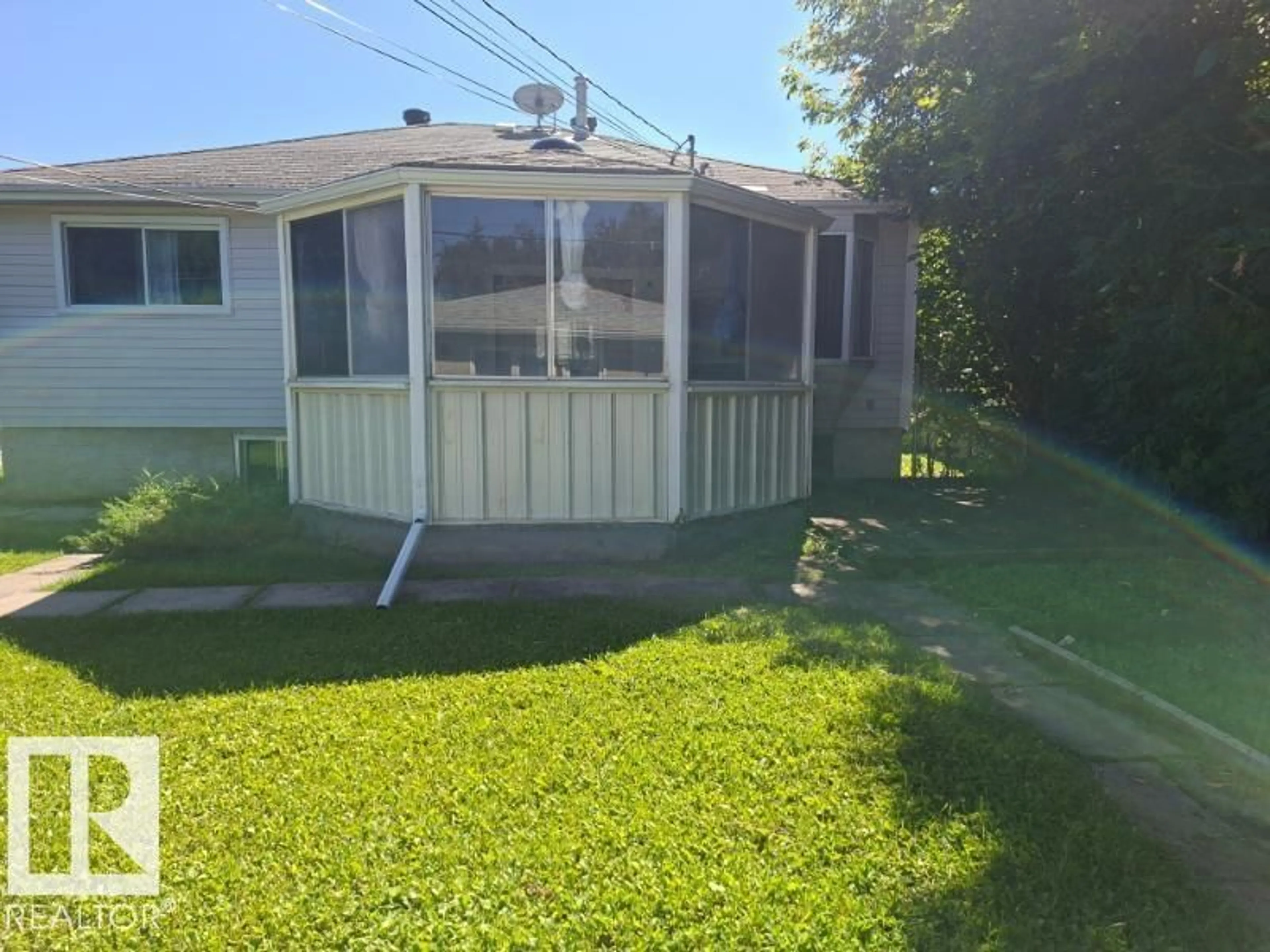 Unknown for NW - 9504 63 AV, Edmonton Alberta T6E0G4