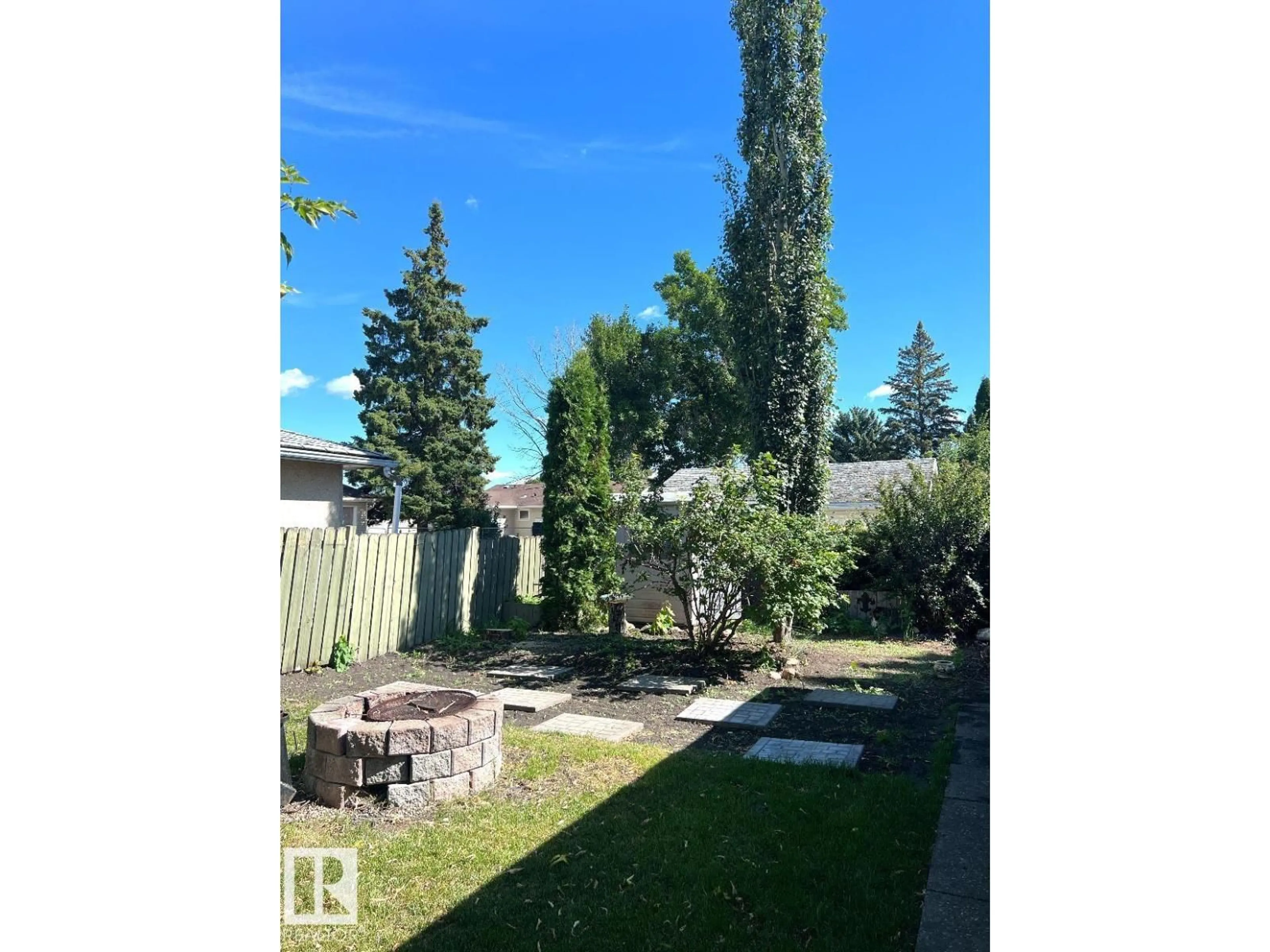 Unknown for 15003 81 ST, Edmonton Alberta T5C1P4