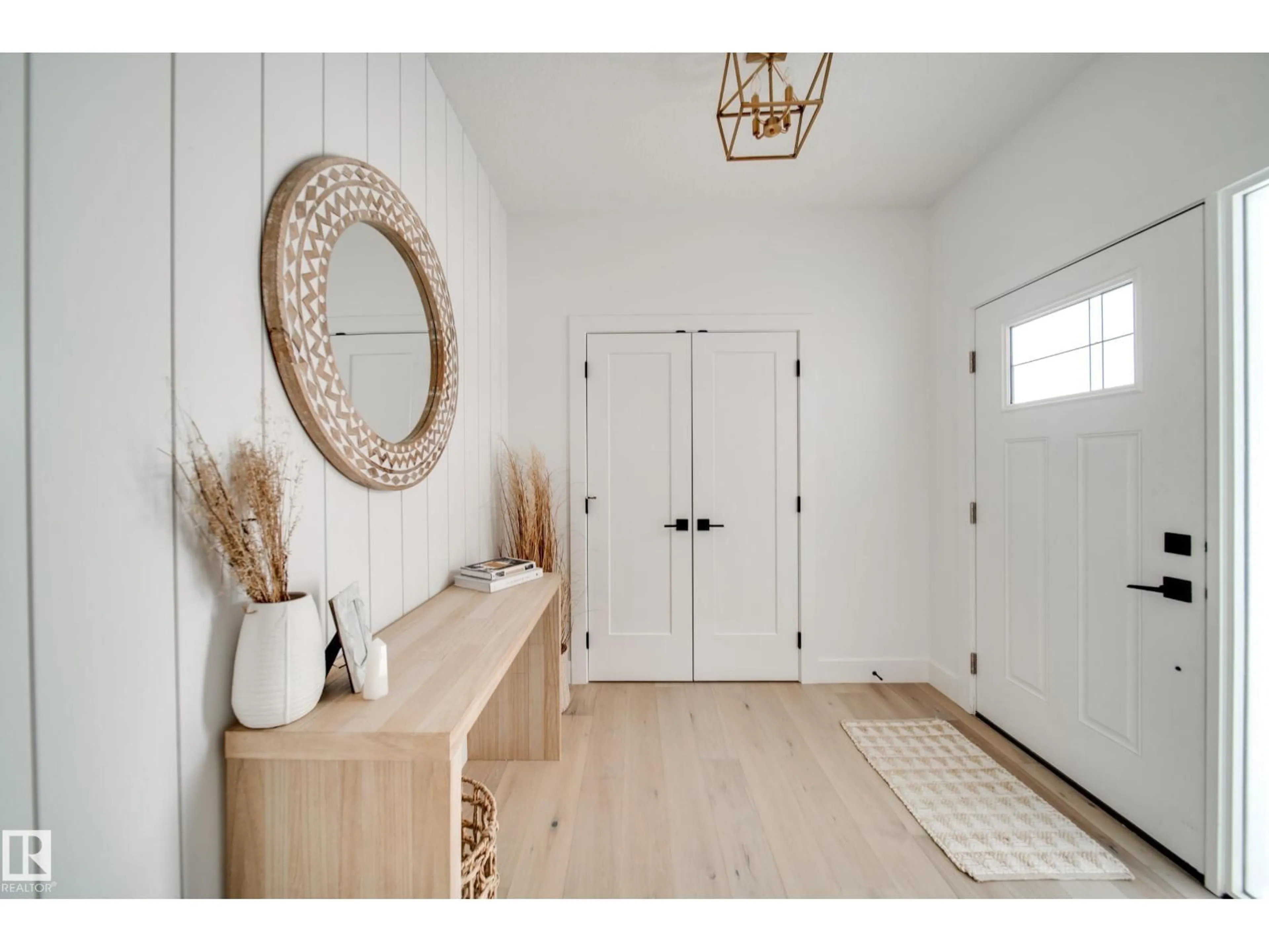 Indoor entryway for 17 ARTHUR WY, Spruce Grove Alberta T7X0Y4