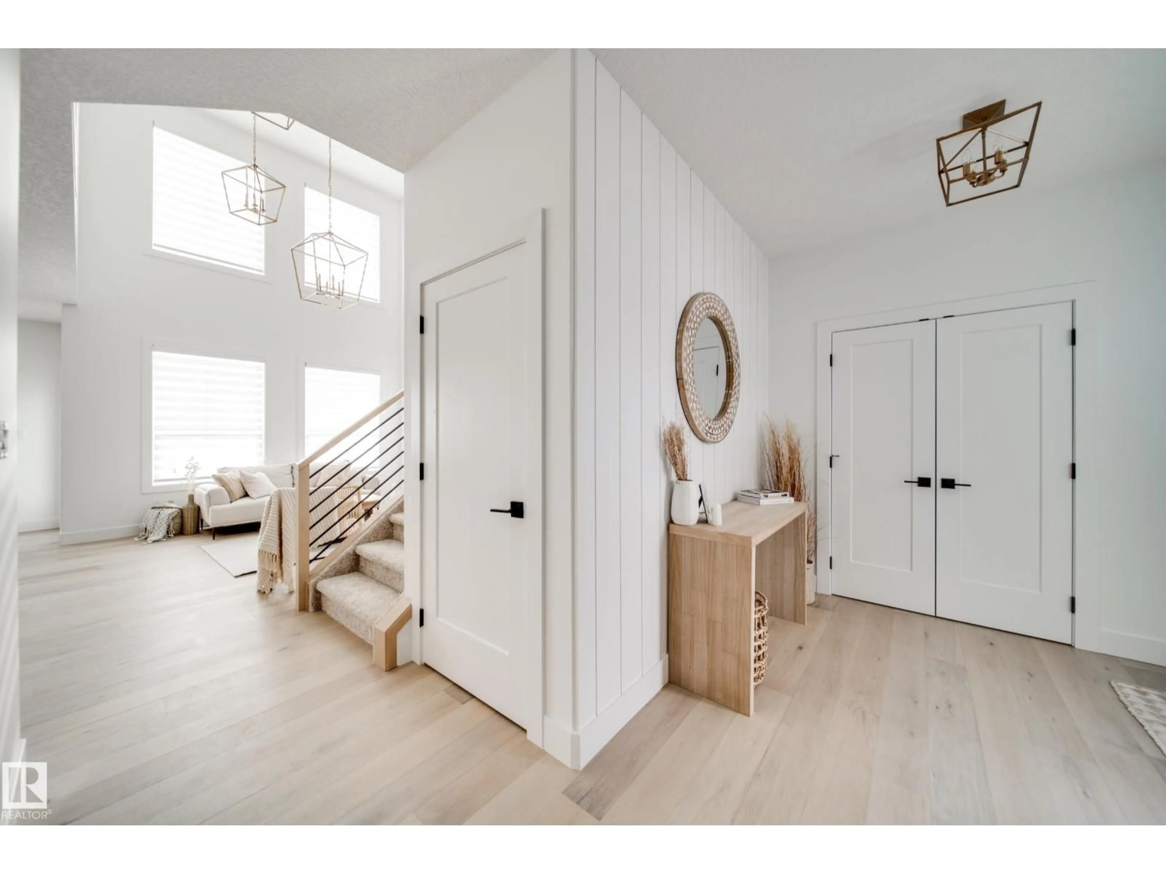 Indoor entryway for 17 ARTHUR WY, Spruce Grove Alberta T7X0Y4