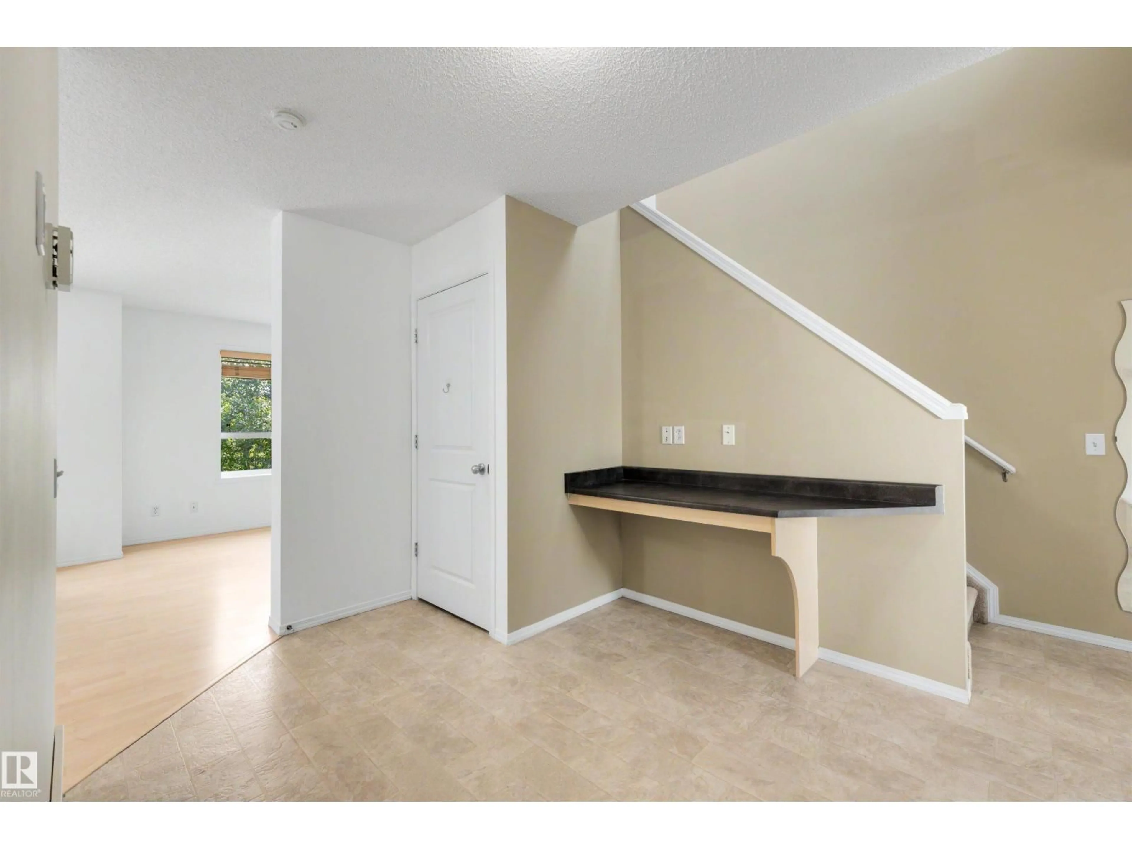 Indoor entryway for #13 - 450 HYNDMAN CR, Edmonton Alberta T5A0E2