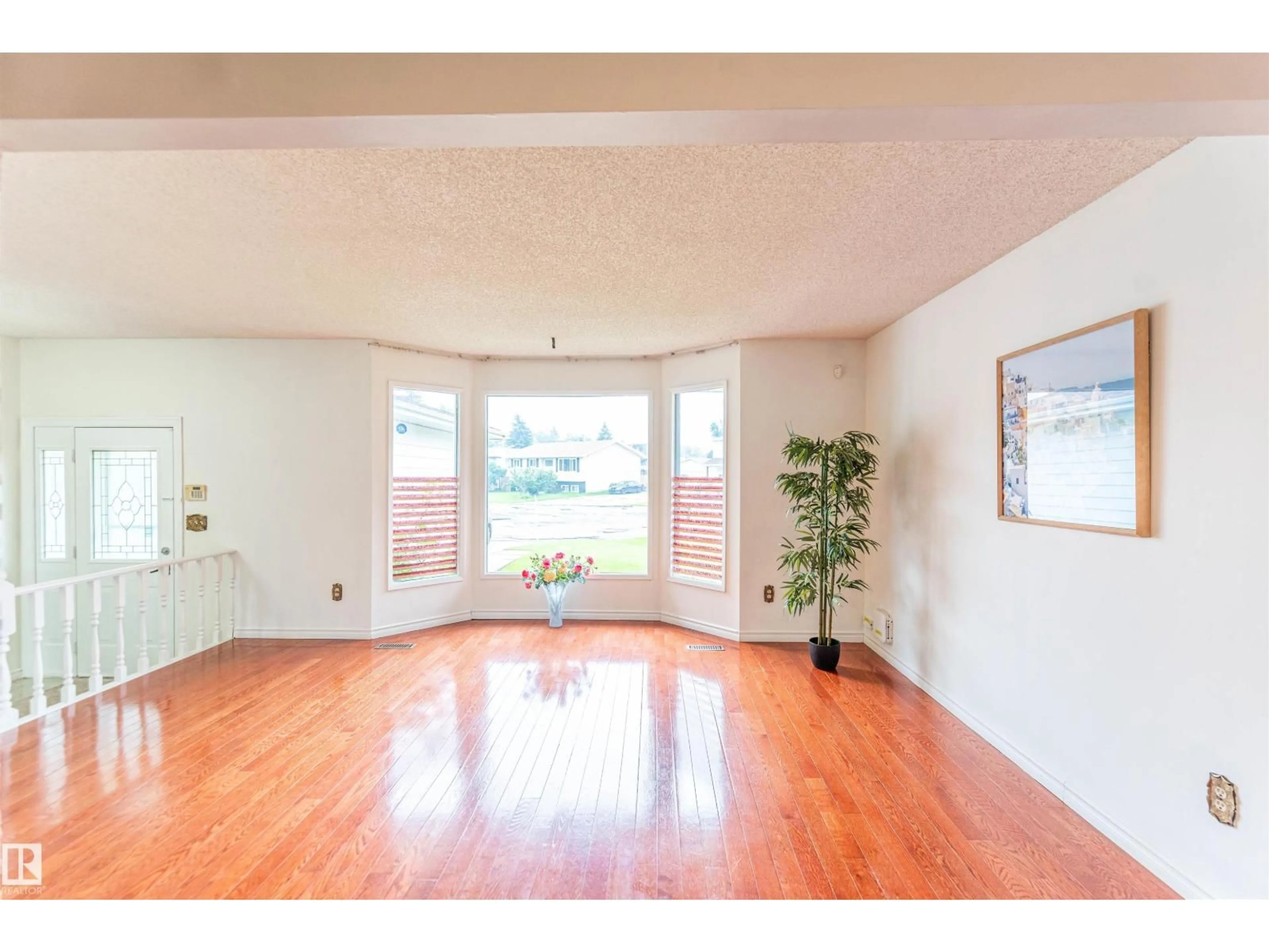 Unknown for NW - 16524 116 ST, Edmonton Alberta T5X3T8