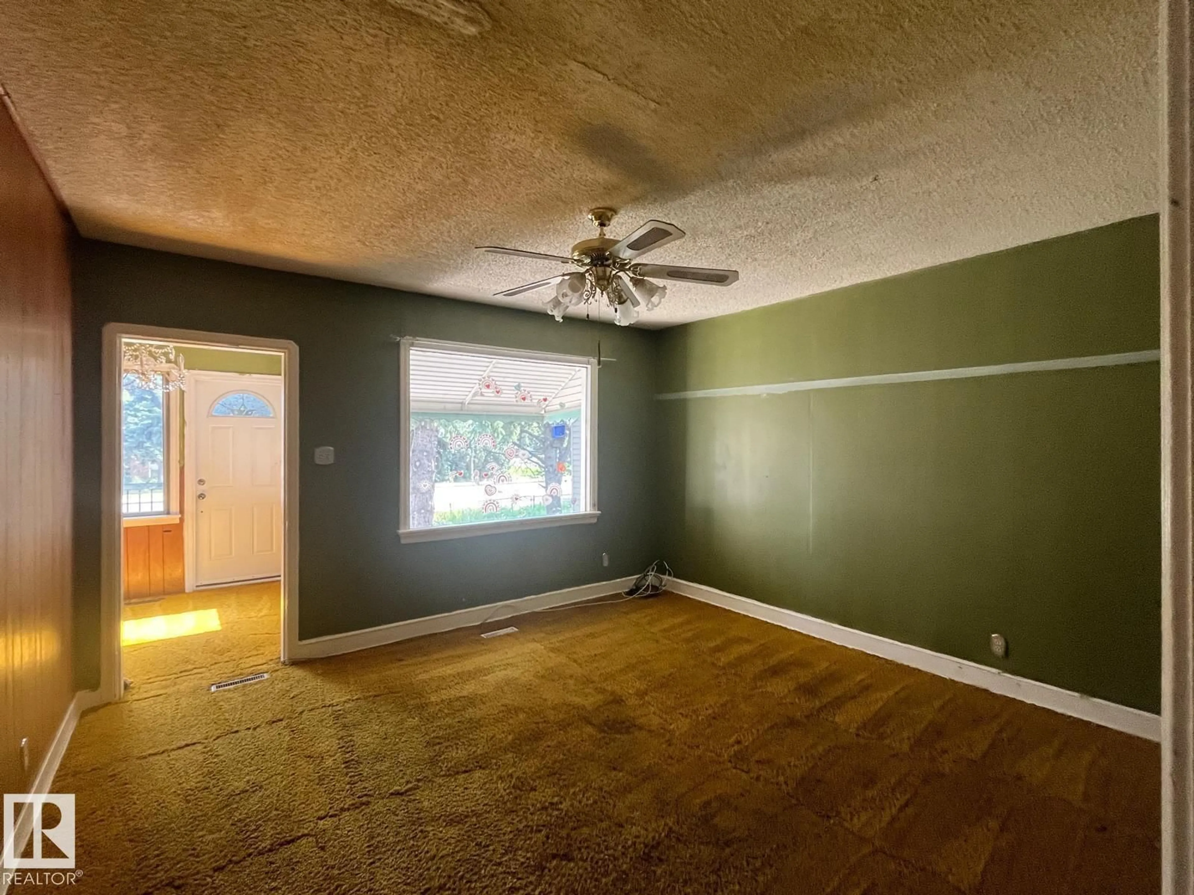A pic of a room for NW - 11408 82 ST, Edmonton Alberta T5B2V4