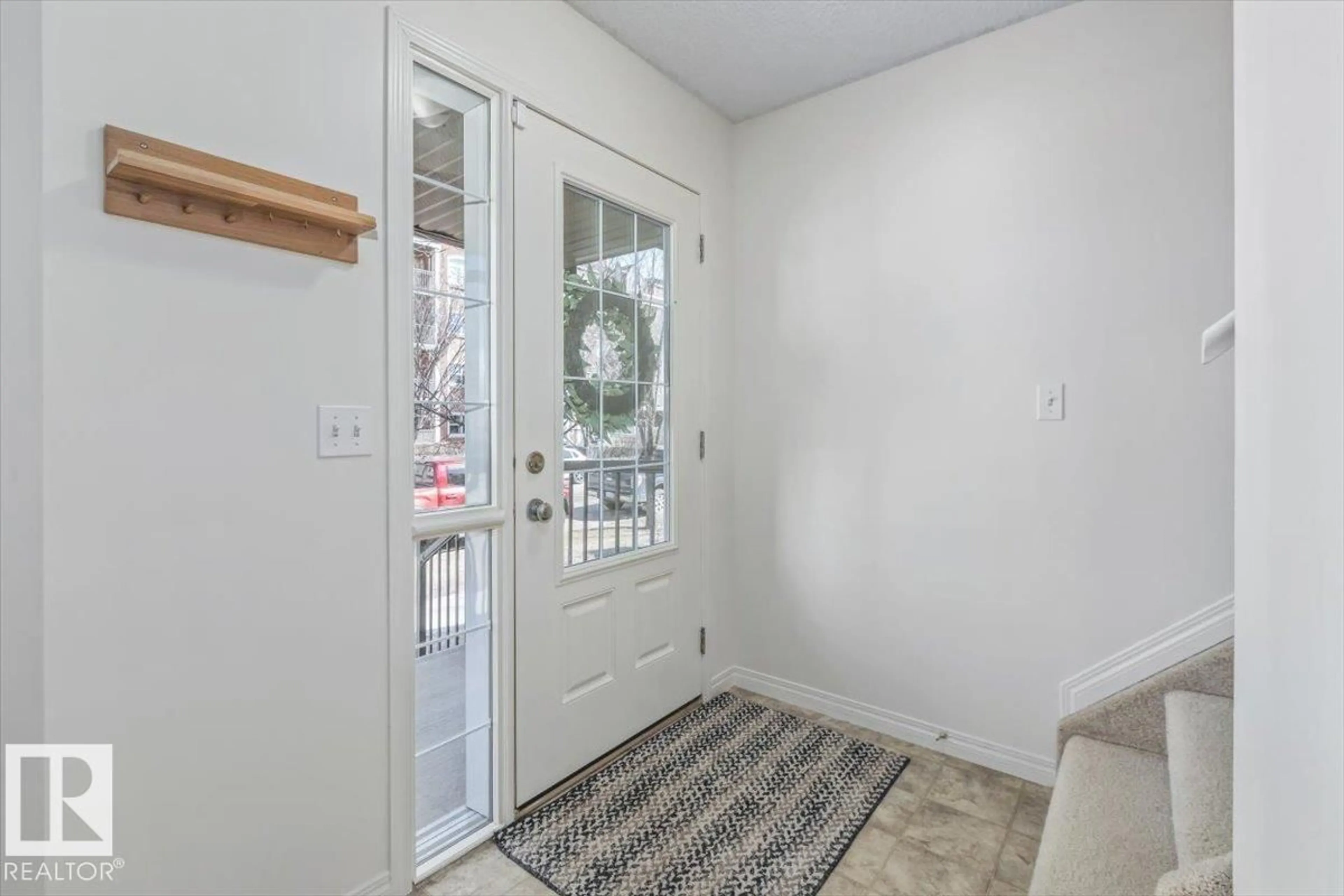 Indoor entryway for 5281 - 12 TERWILLEGAR BV, Edmonton Alberta T6R0C5