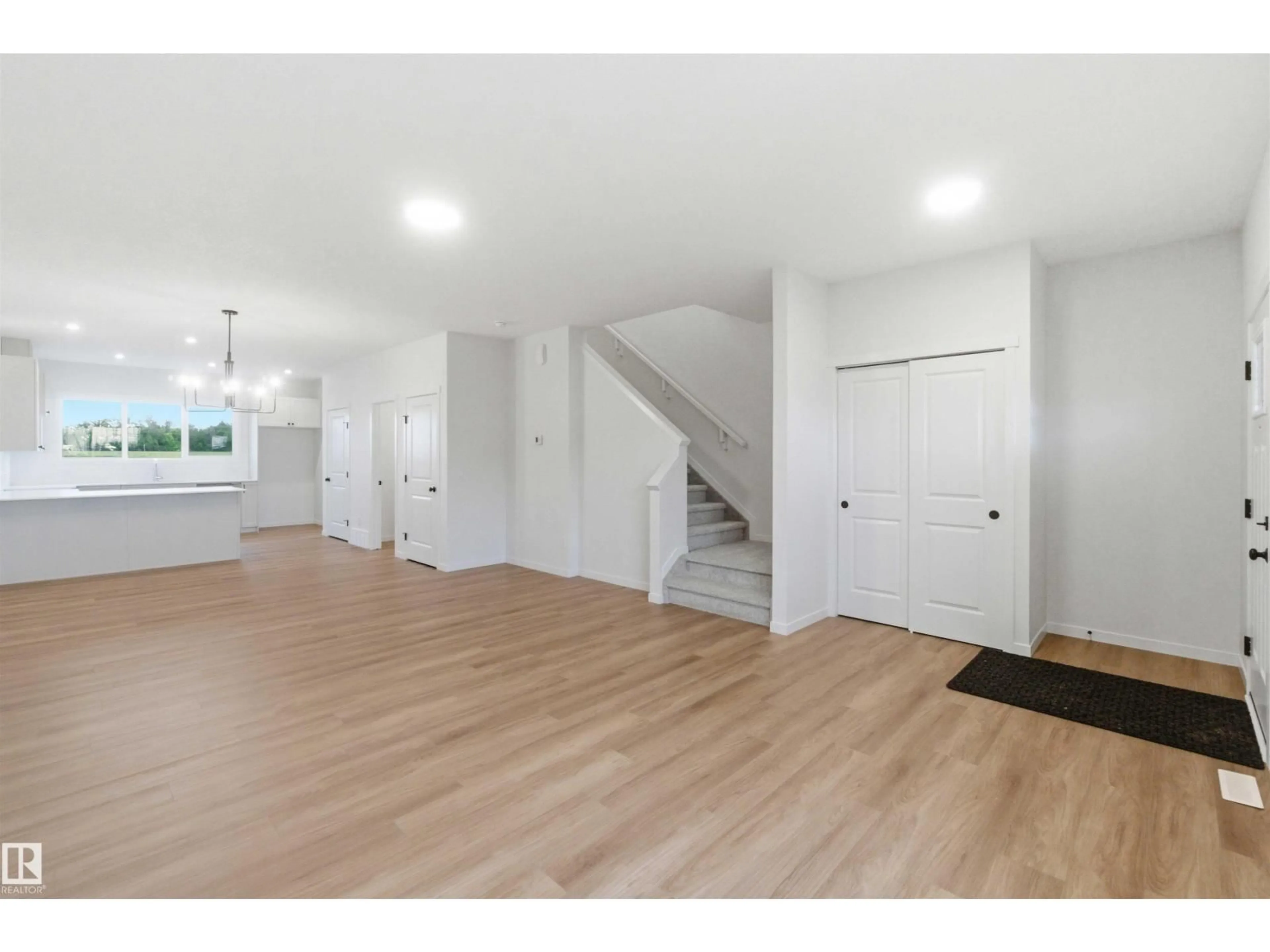 Indoor entryway for 1084 MCLEOD AV, Spruce Grove Alberta T7X4G8