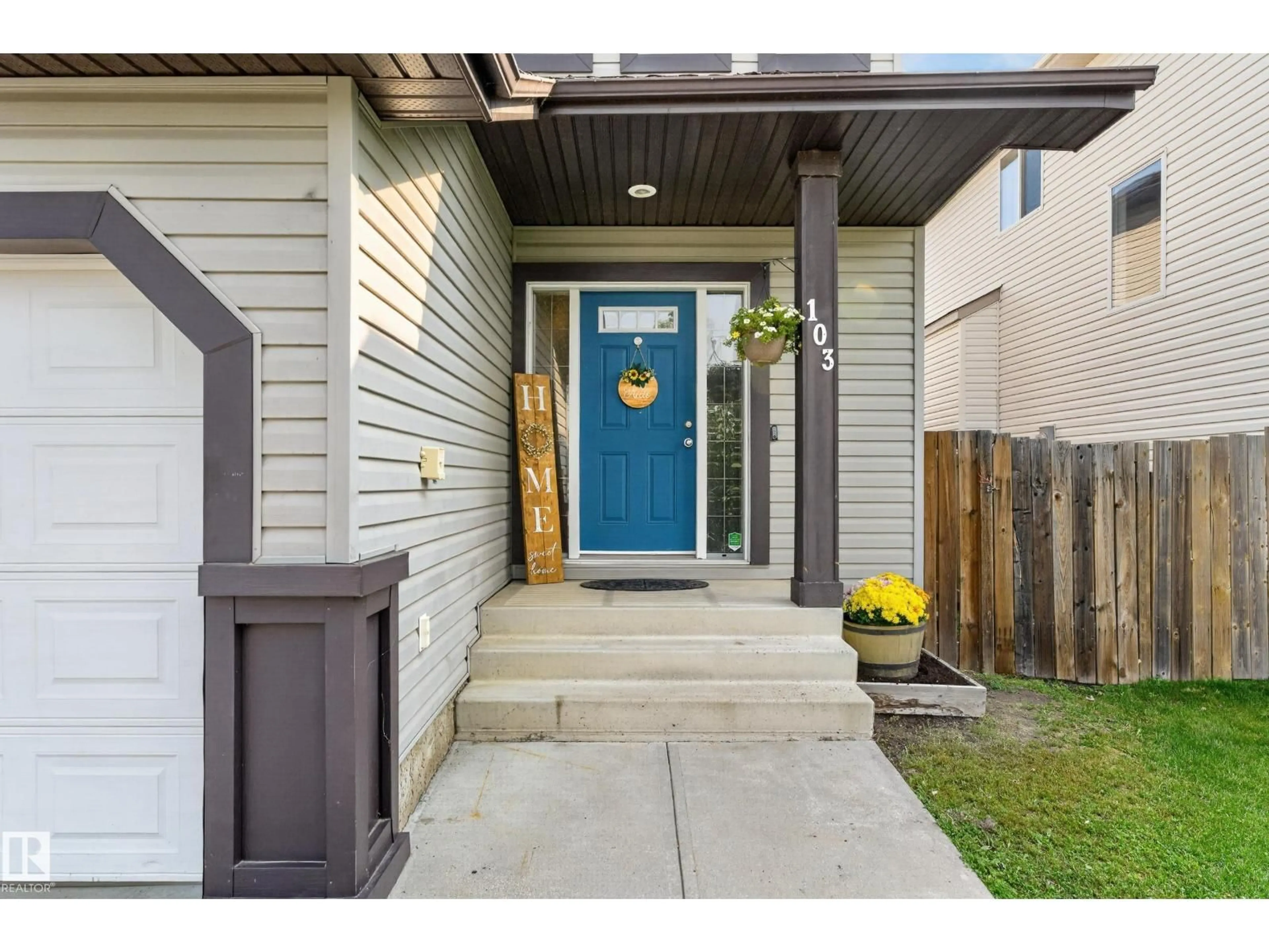 Indoor entryway for 103 BIRCH PL, Fort Saskatchewan Alberta T8L0A5