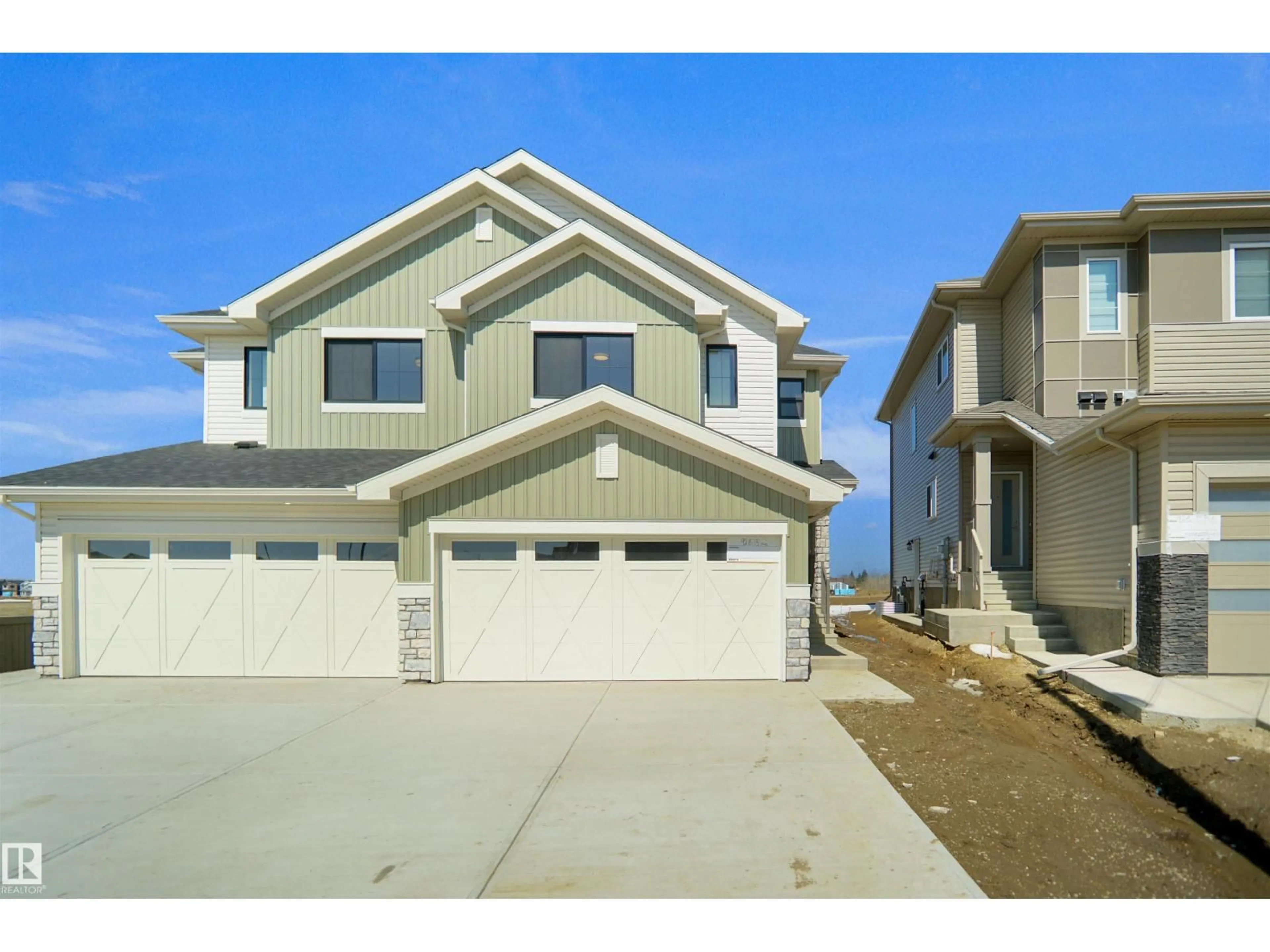 Home with vinyl exterior material, street for 32 NECTAR WD, St. Albert Alberta T8N7Z7