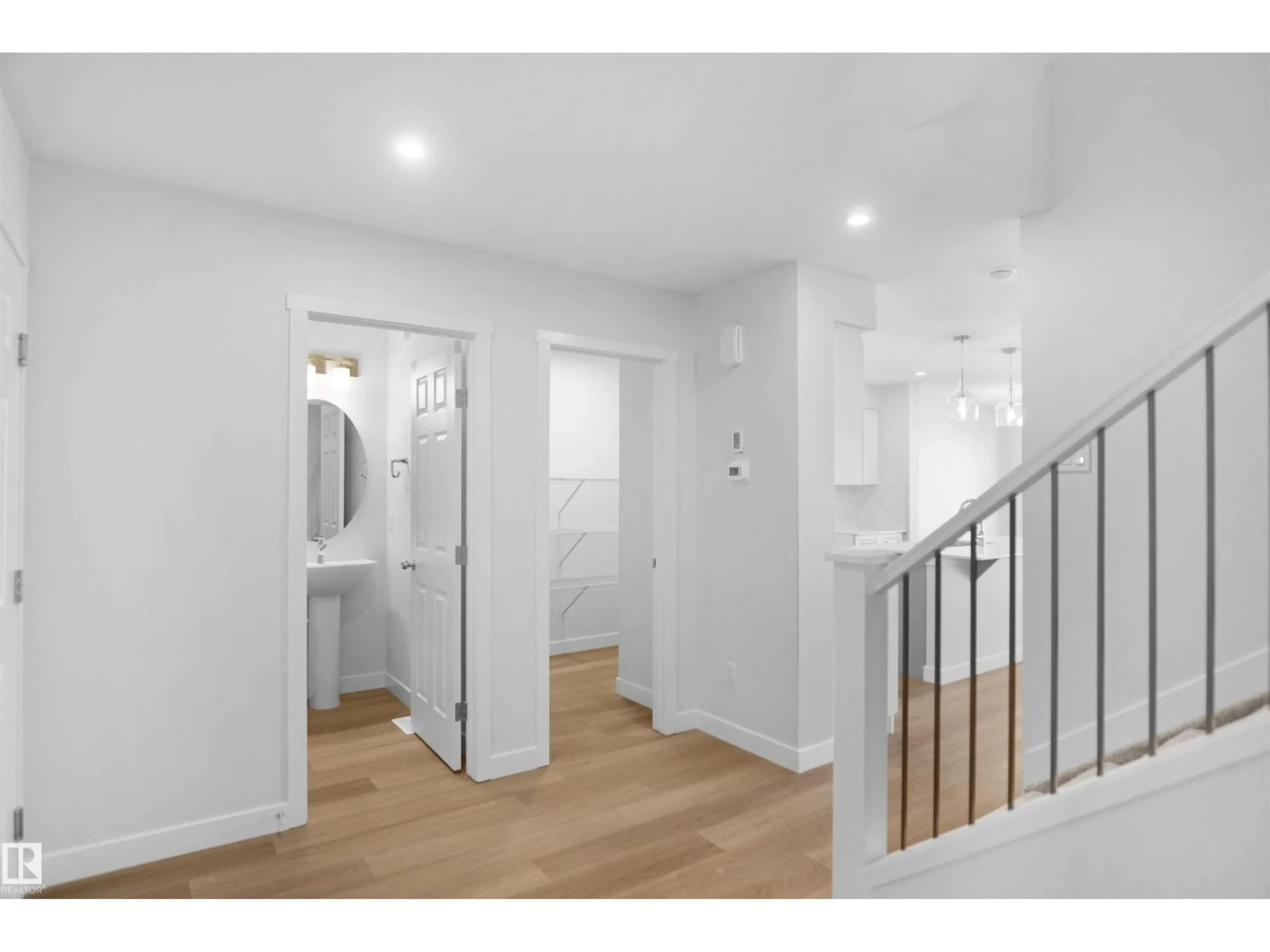 Indoor entryway for 32 NECTAR WD, St. Albert Alberta T8N7Z7