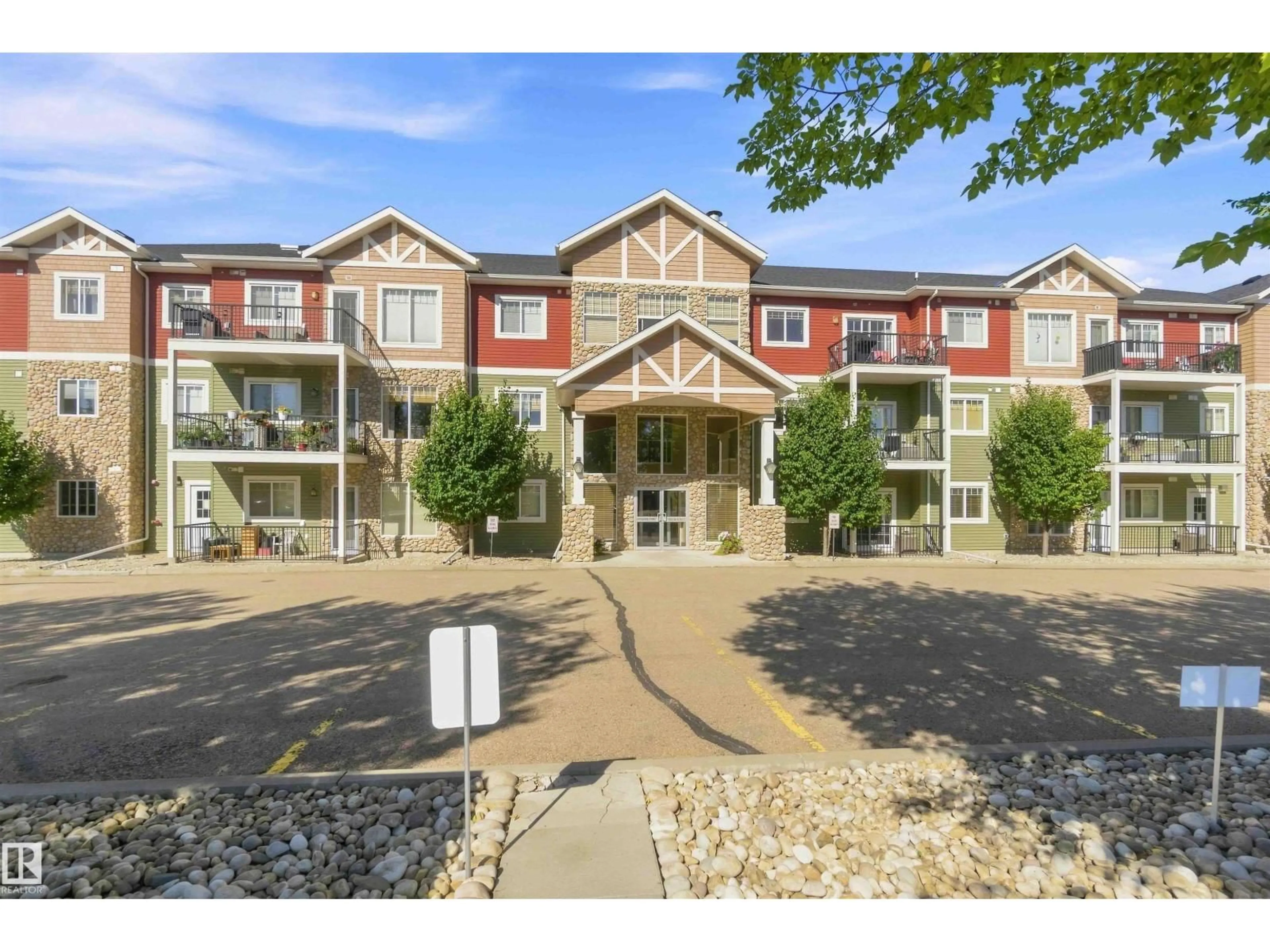 Patio, mountain view for 111 - 4922 52 ST, Gibbons Alberta T0A1N0