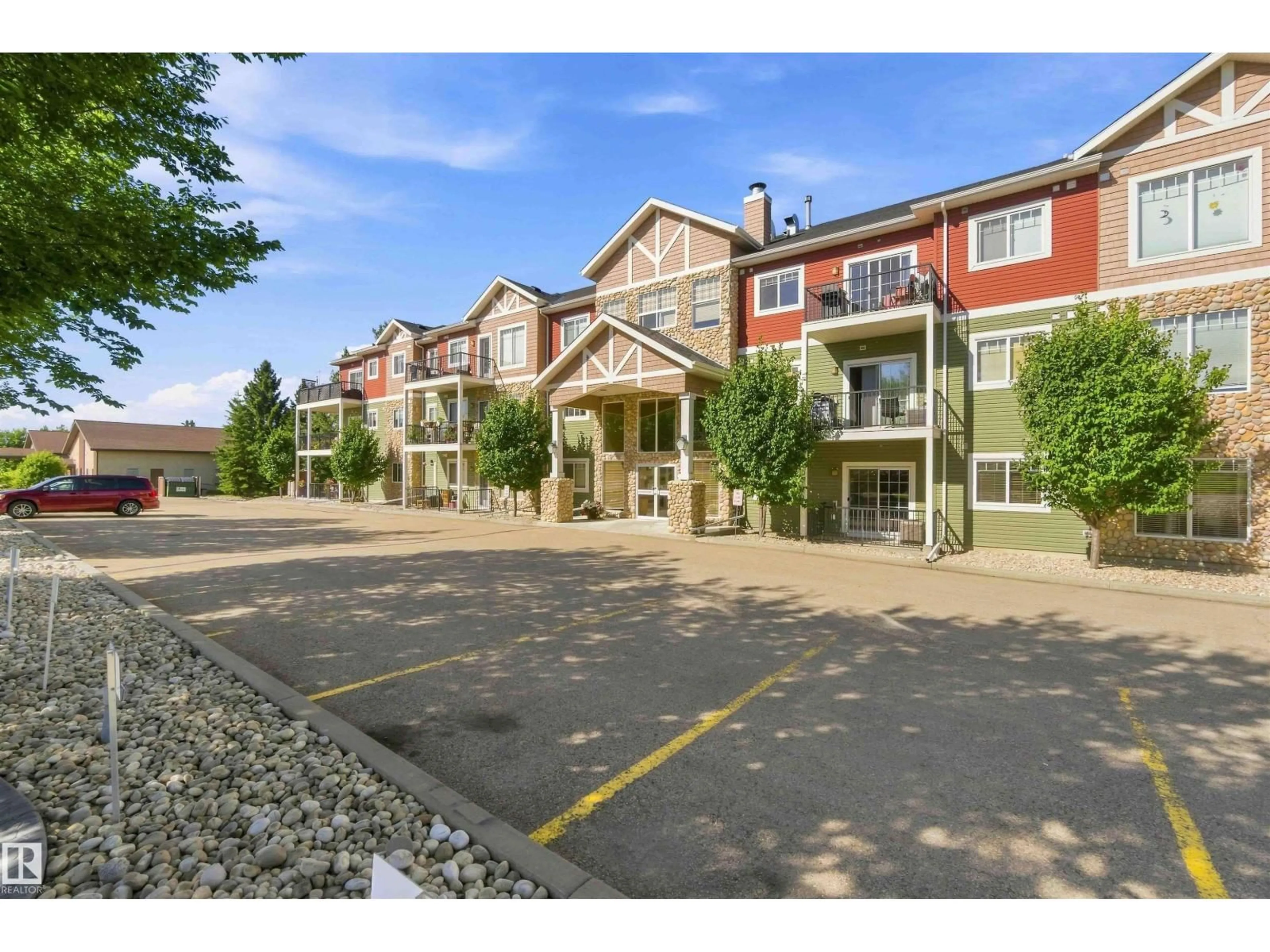 Unknown for 111 - 4922 52 ST, Gibbons Alberta T0A1N0