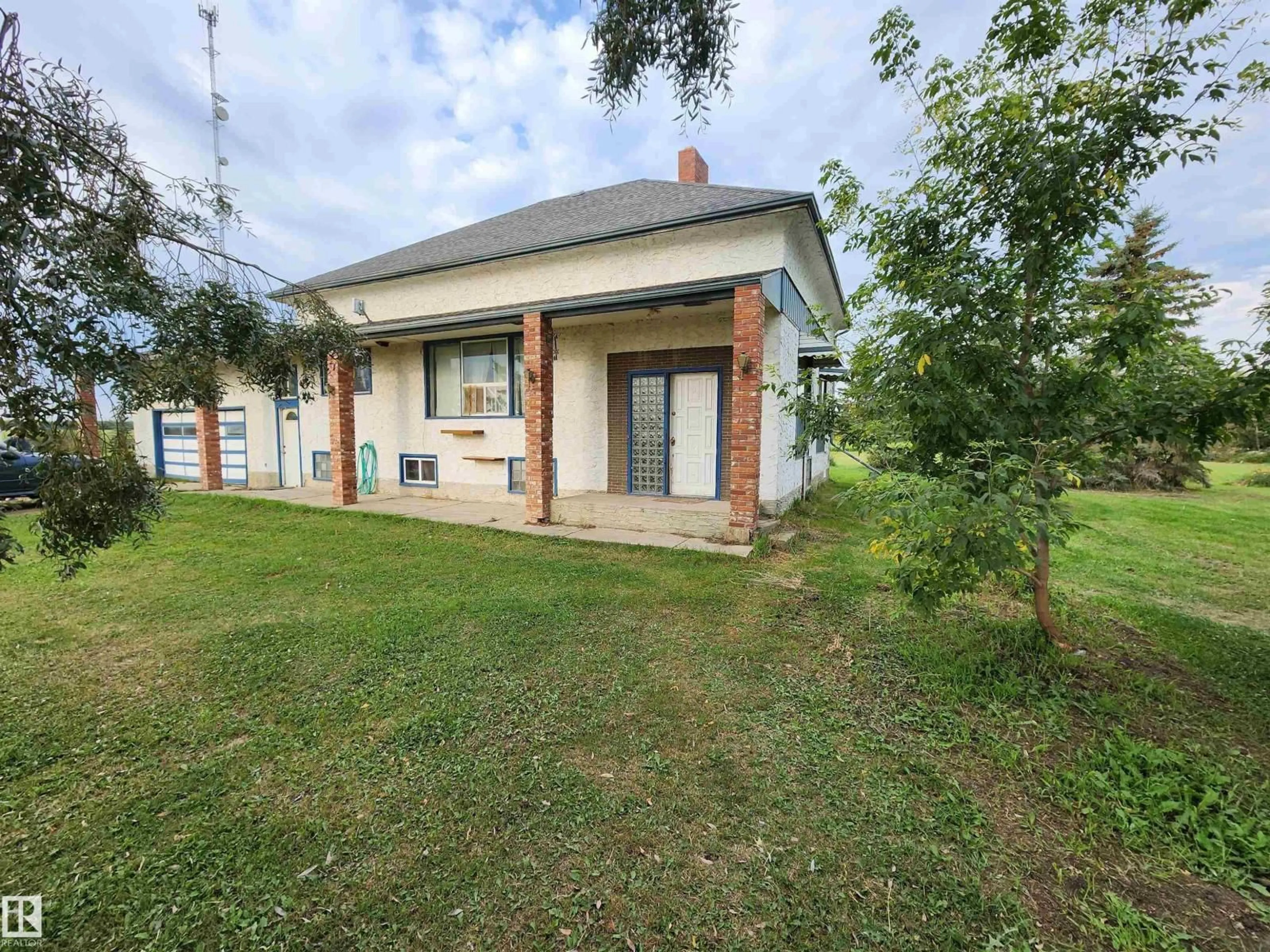A pic from outside/outdoor area/front of a property/back of a property/a pic from drone, building for 461080 RGE ROAD 250, Rural Wetaskiwin County Alberta T9A1W8