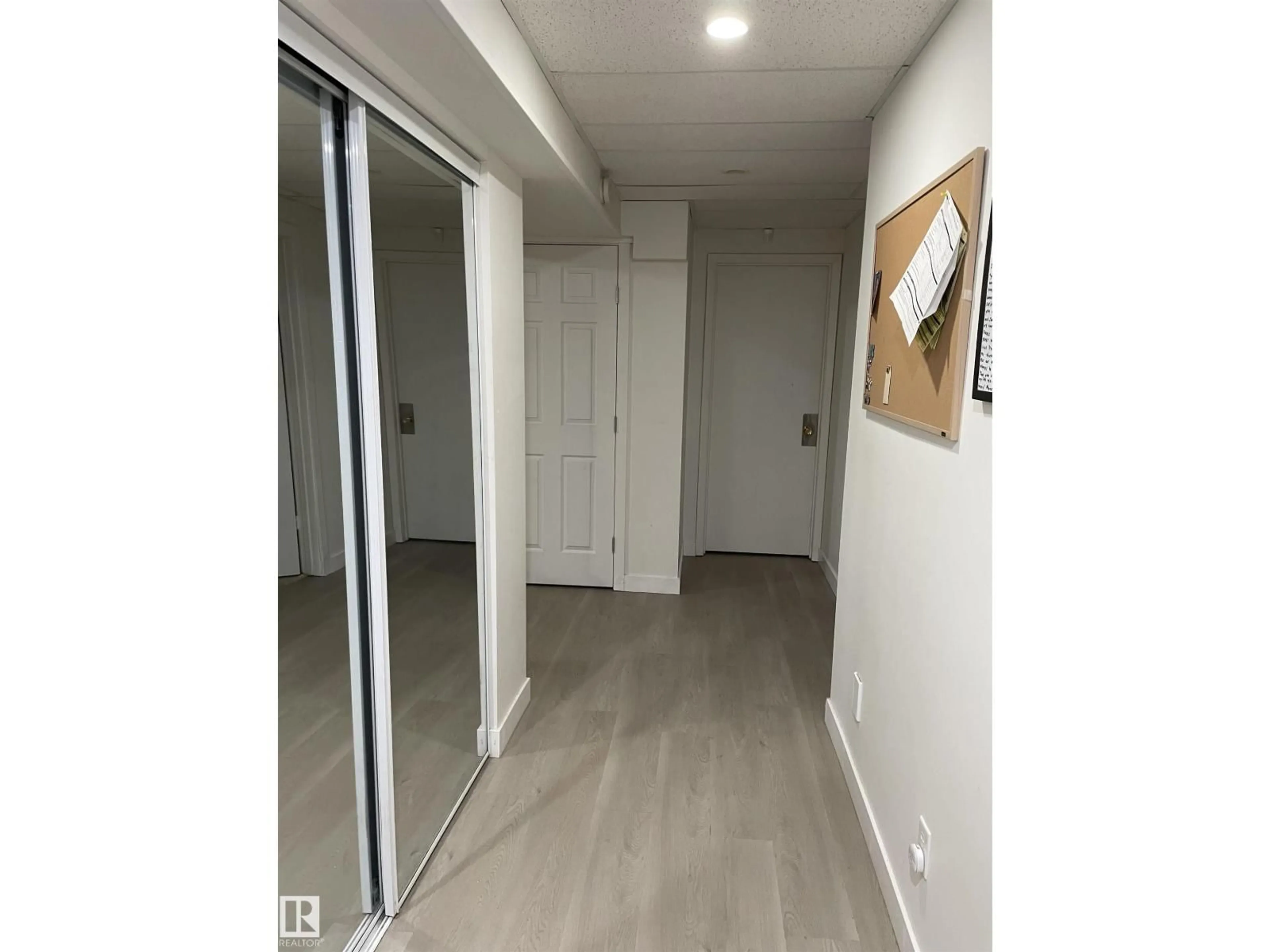 Unknown for 3504 106 ST, Edmonton Alberta T6J1A4