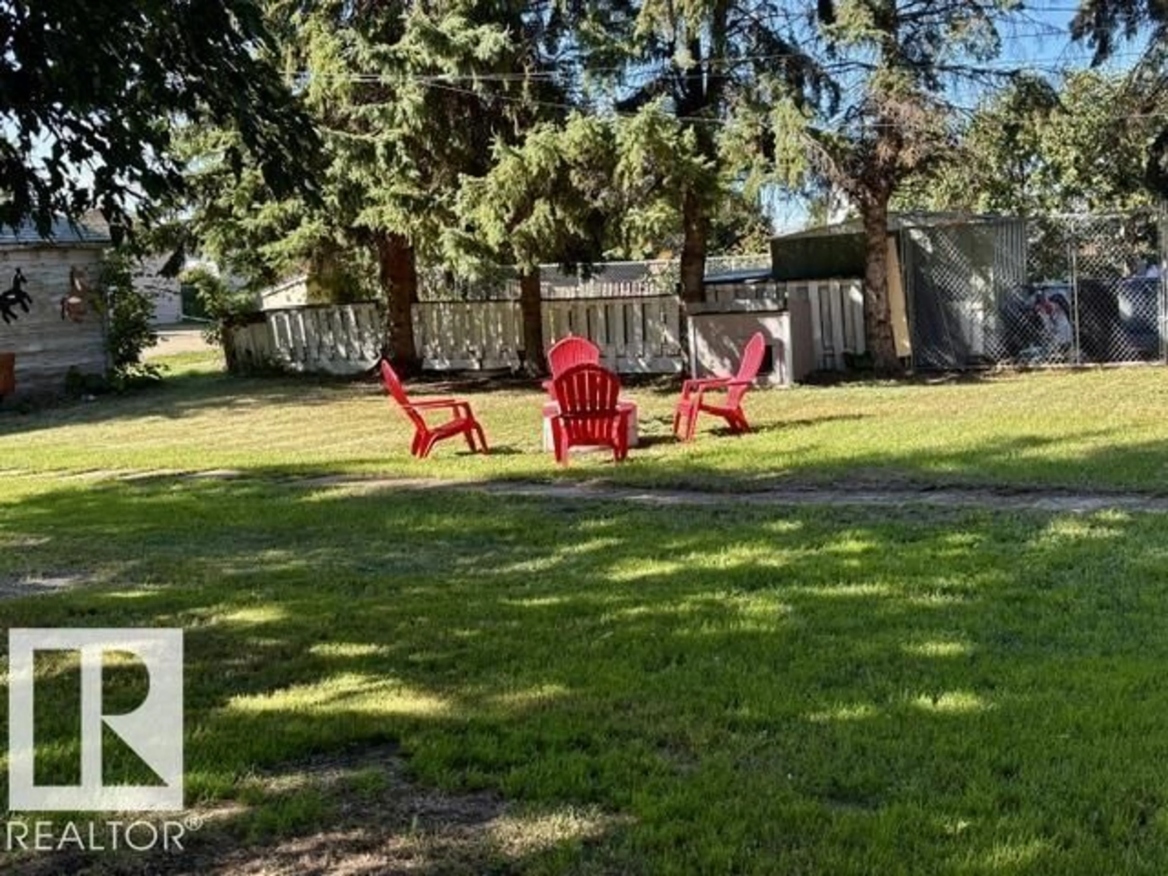Patio, unknown for 5614 50 ST, Vegreville Alberta T9C1K3