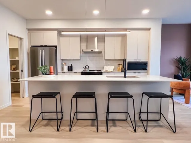 NW - 22616 85 AV, Edmonton 4