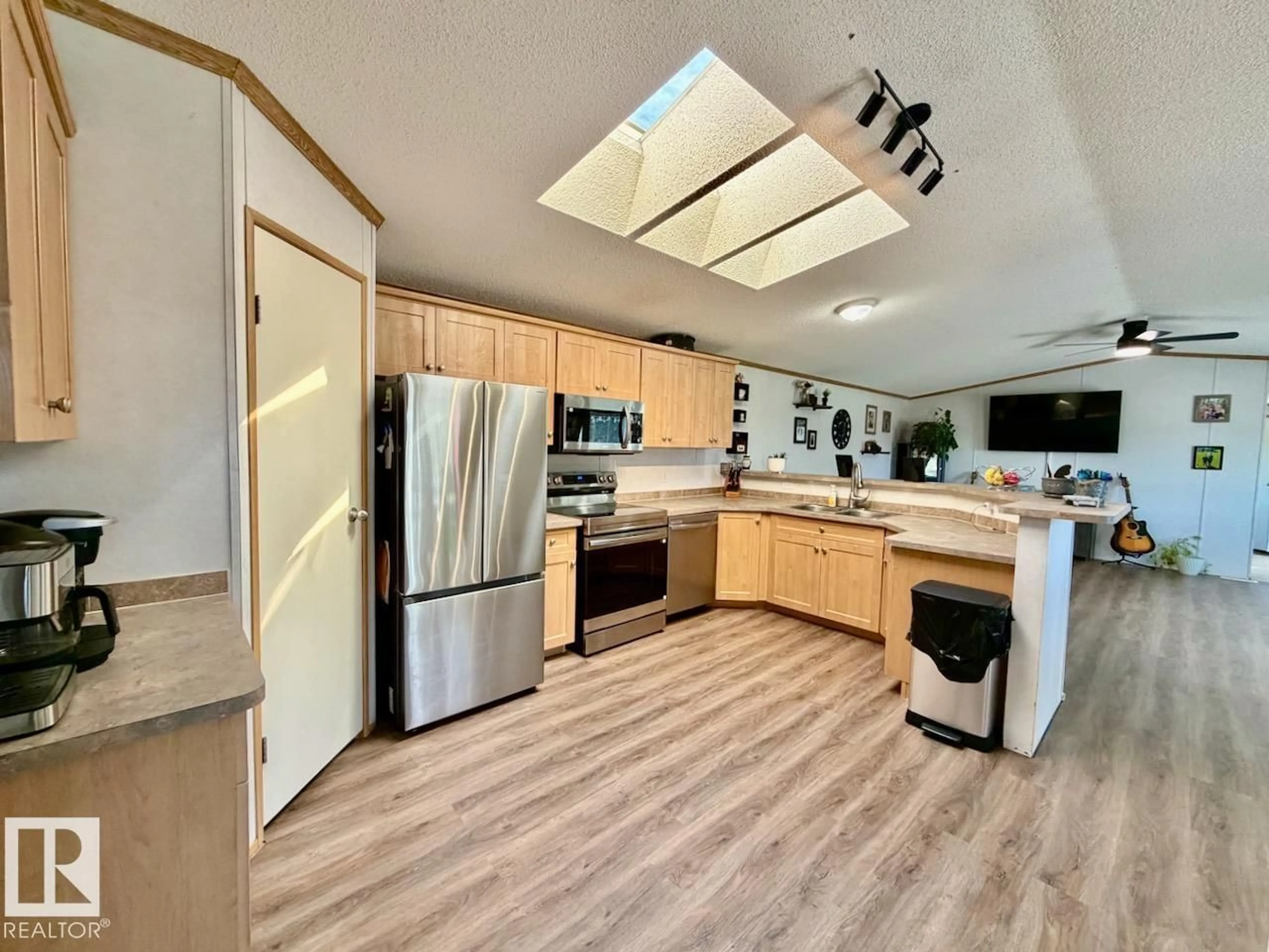 Open concept kitchen, unknown for 50017 RANGE ROAD 80, Rural Brazeau County Alberta T7A2A3