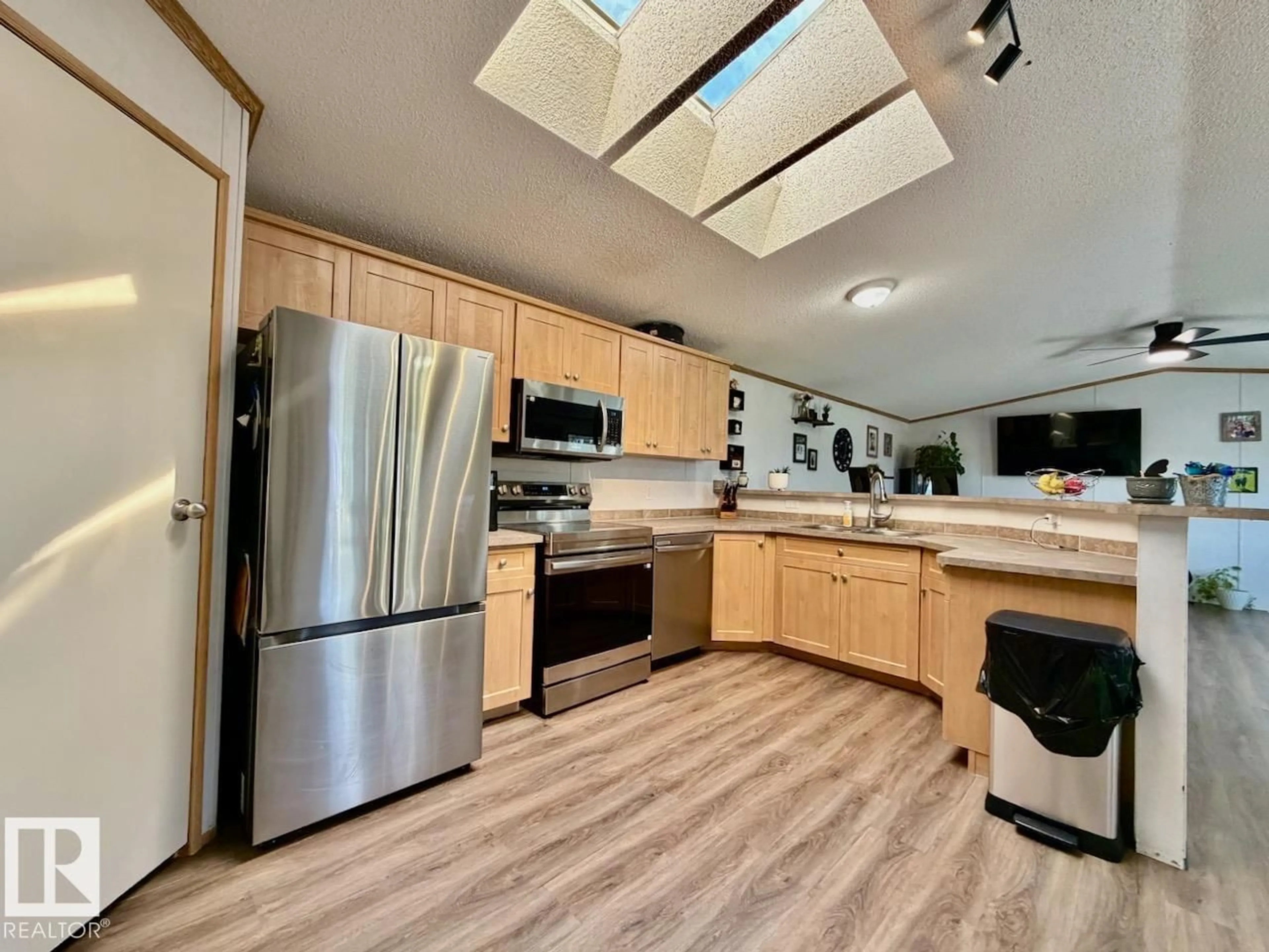 Open concept kitchen, unknown for 50017 RANGE ROAD 80, Rural Brazeau County Alberta T7A2A3